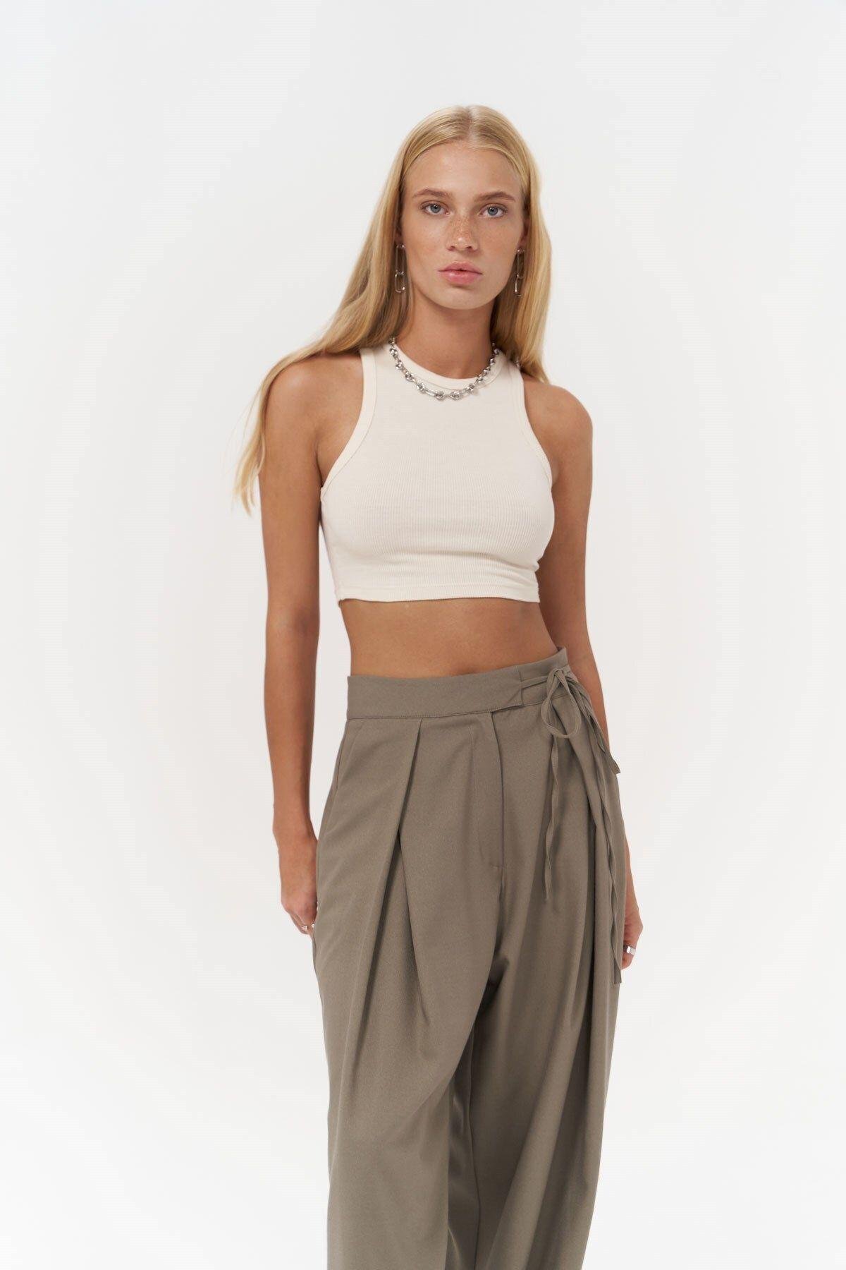 Fleur Fitilli Halter Yaka Bej Crop
