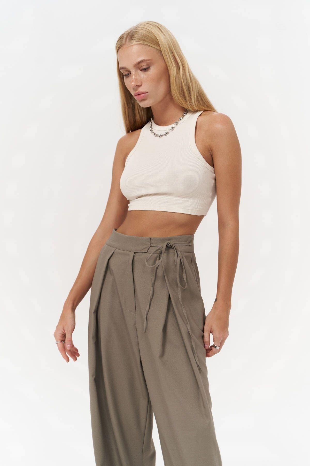 Fleur Fitilli Halter Yaka Bej Crop
