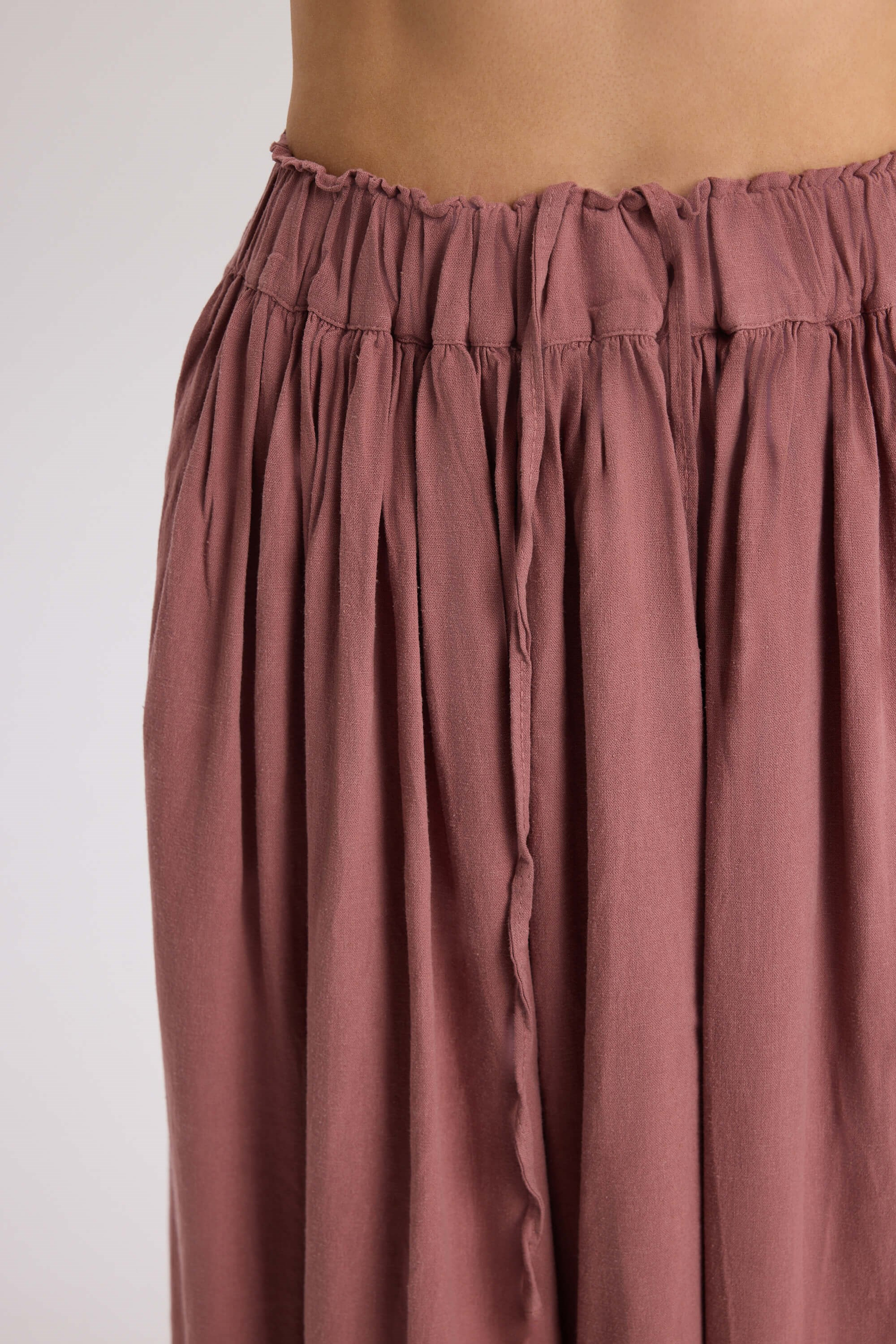 Gabbiano Lace-Up Pleated Light Burgundy Linen Skirt