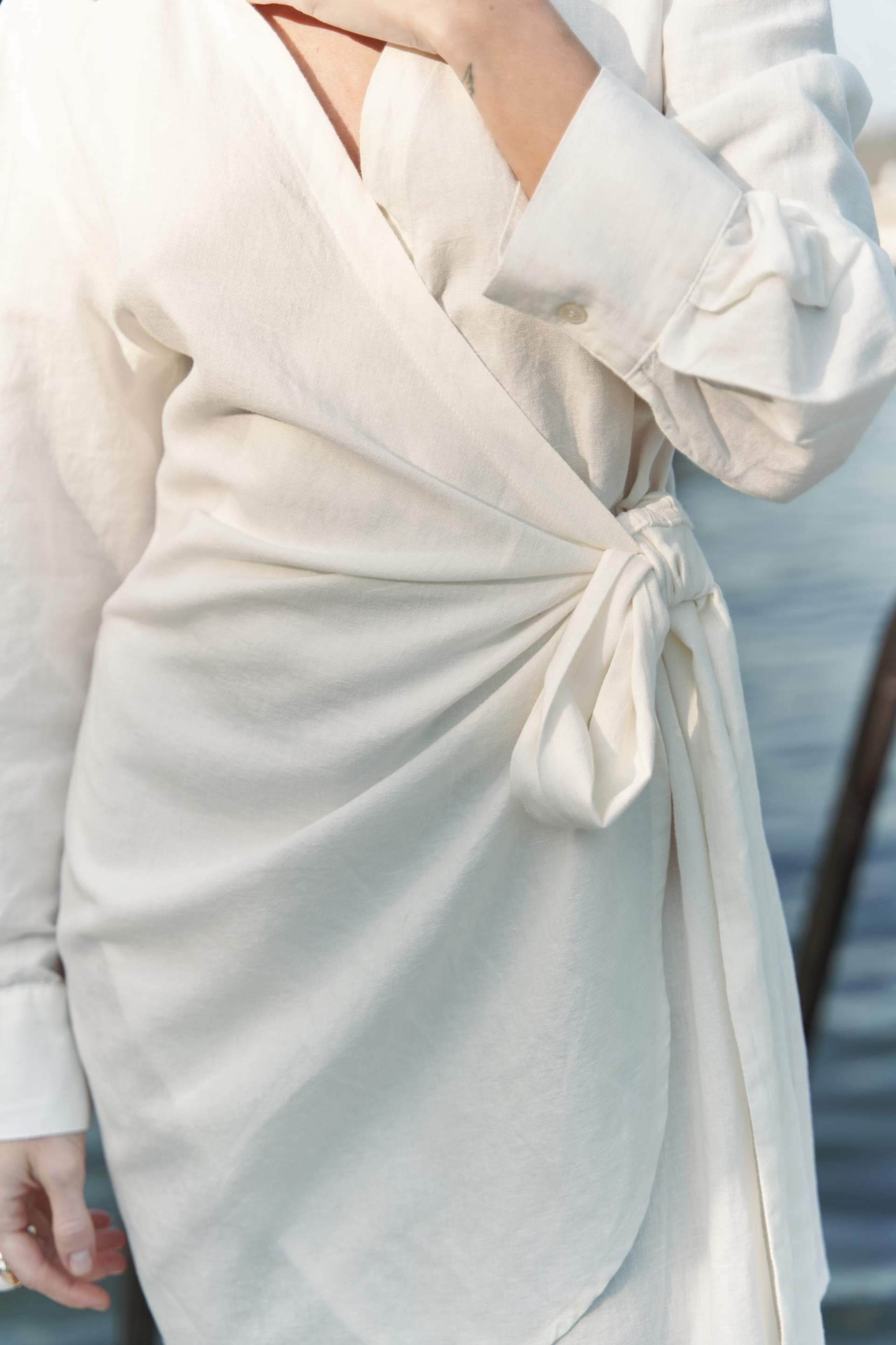 Gormelia Bağlamalı Ekru Elbise