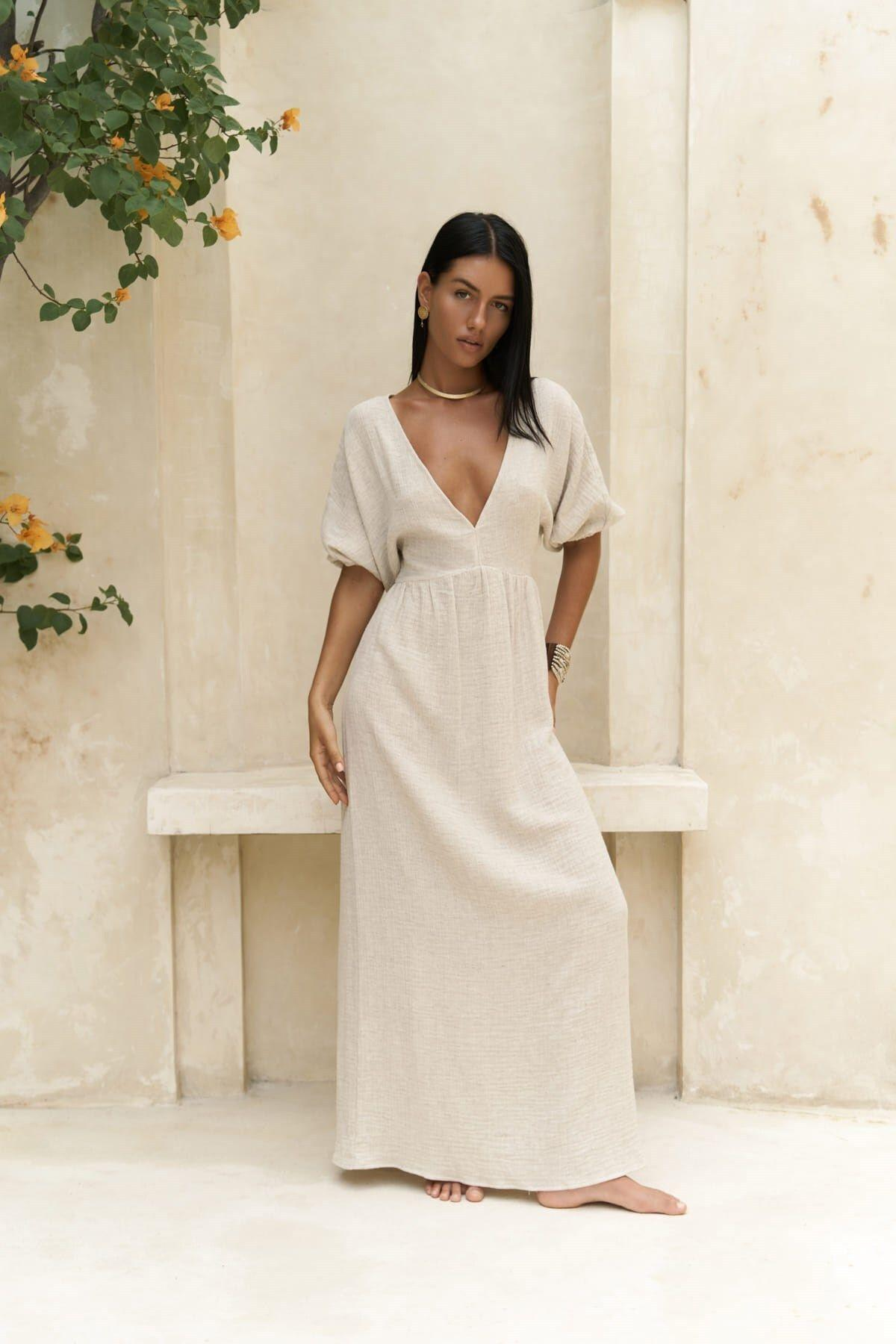 Habire Sırt Dekolteli Bej Elbise