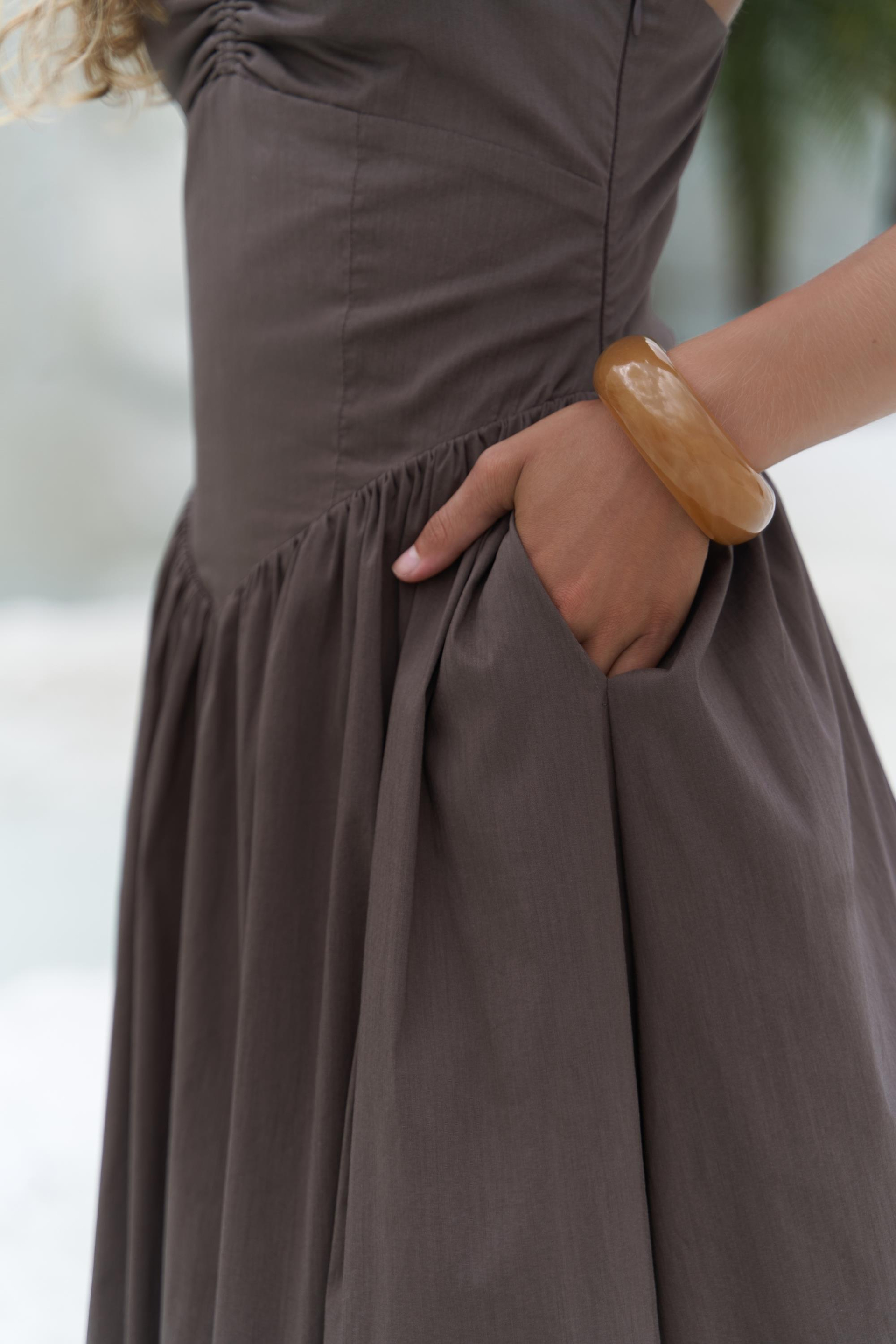 Hajar Askılı Kahve Uzun Elbise