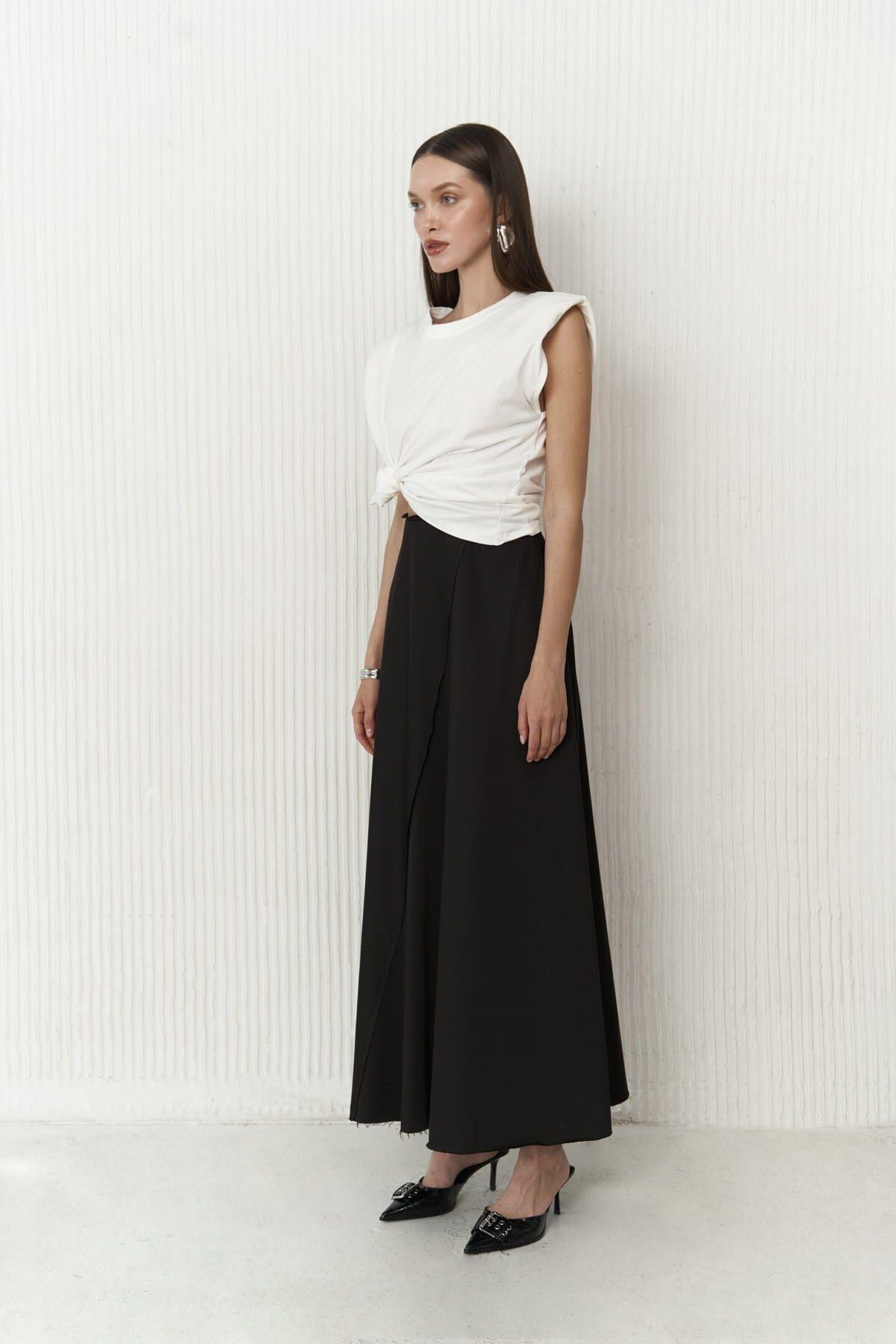 Hendra Black Skirt 
