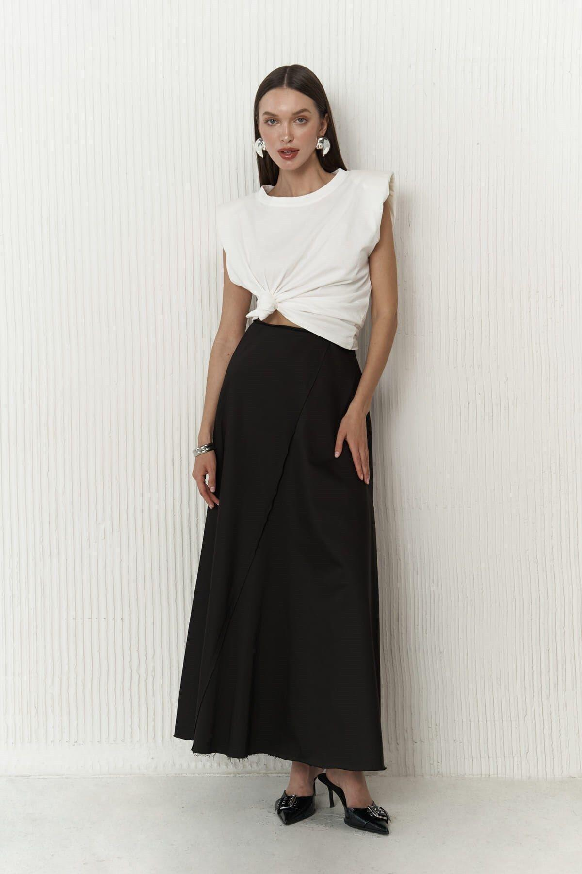 Hendra Black Skirt 