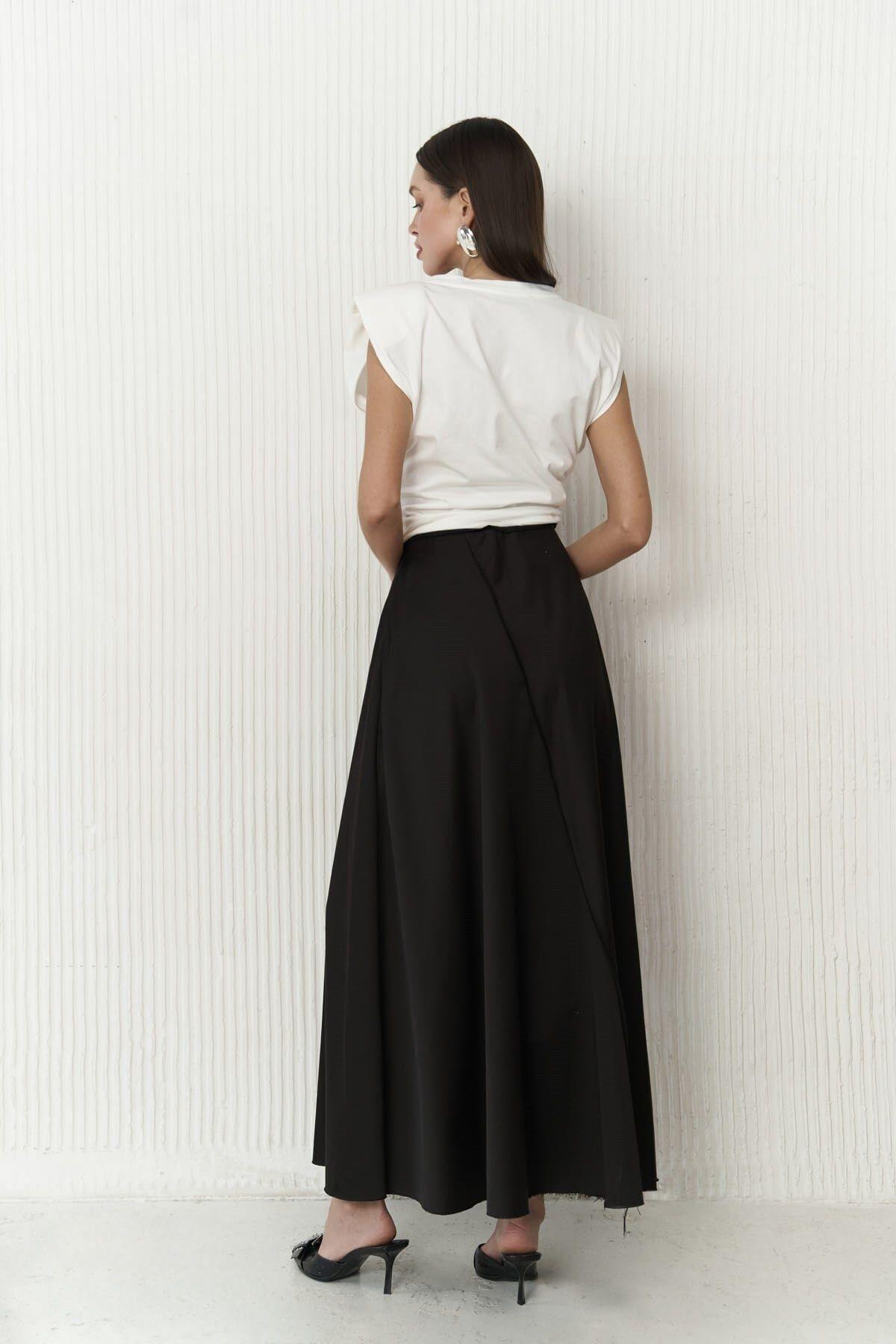 Hendra Black Skirt 