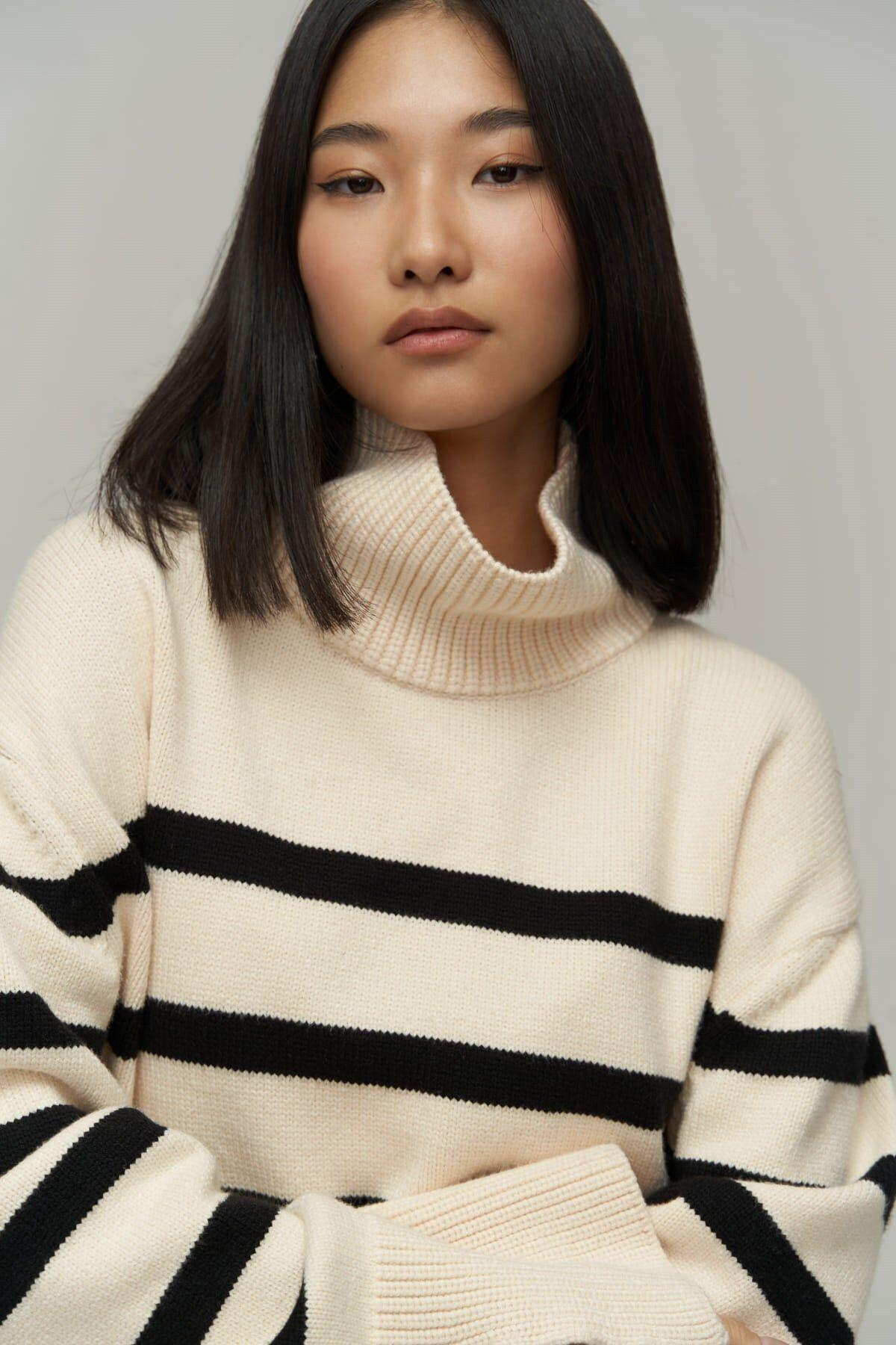 Mai Collection Jeff Ecru High Neck Striped Sweater