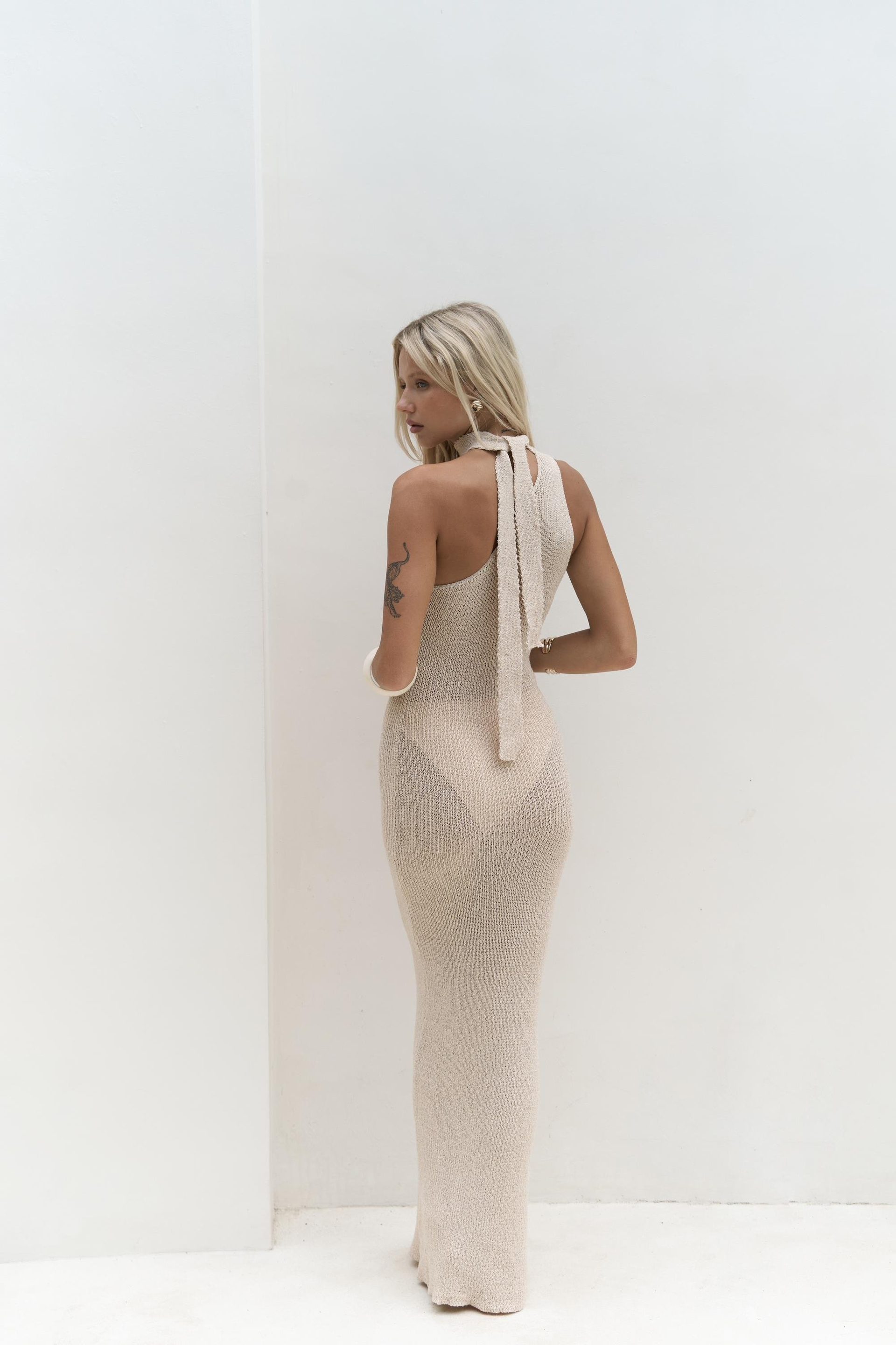 Kamalas Asimetrik Triko Bej Uzun Elbise