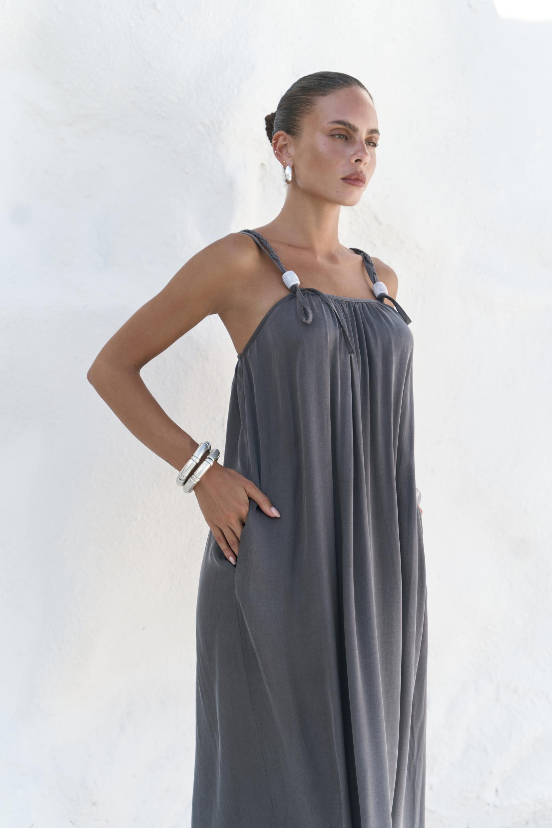 Kasteli Boncuk Detay Antrasit Elbise