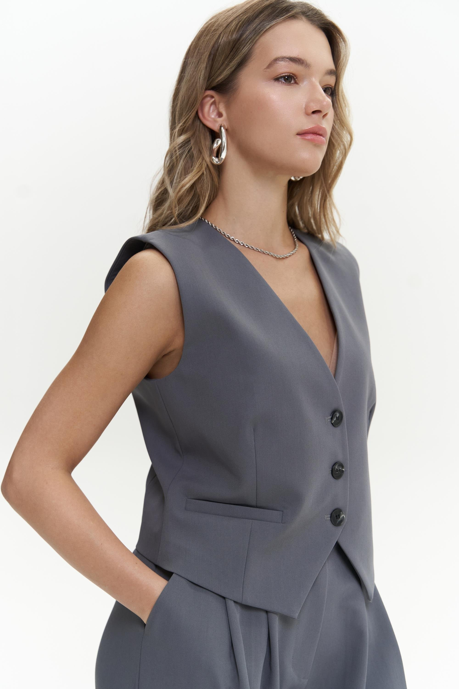 Kaylee Gri Üçgen Detay Kısa Yelek