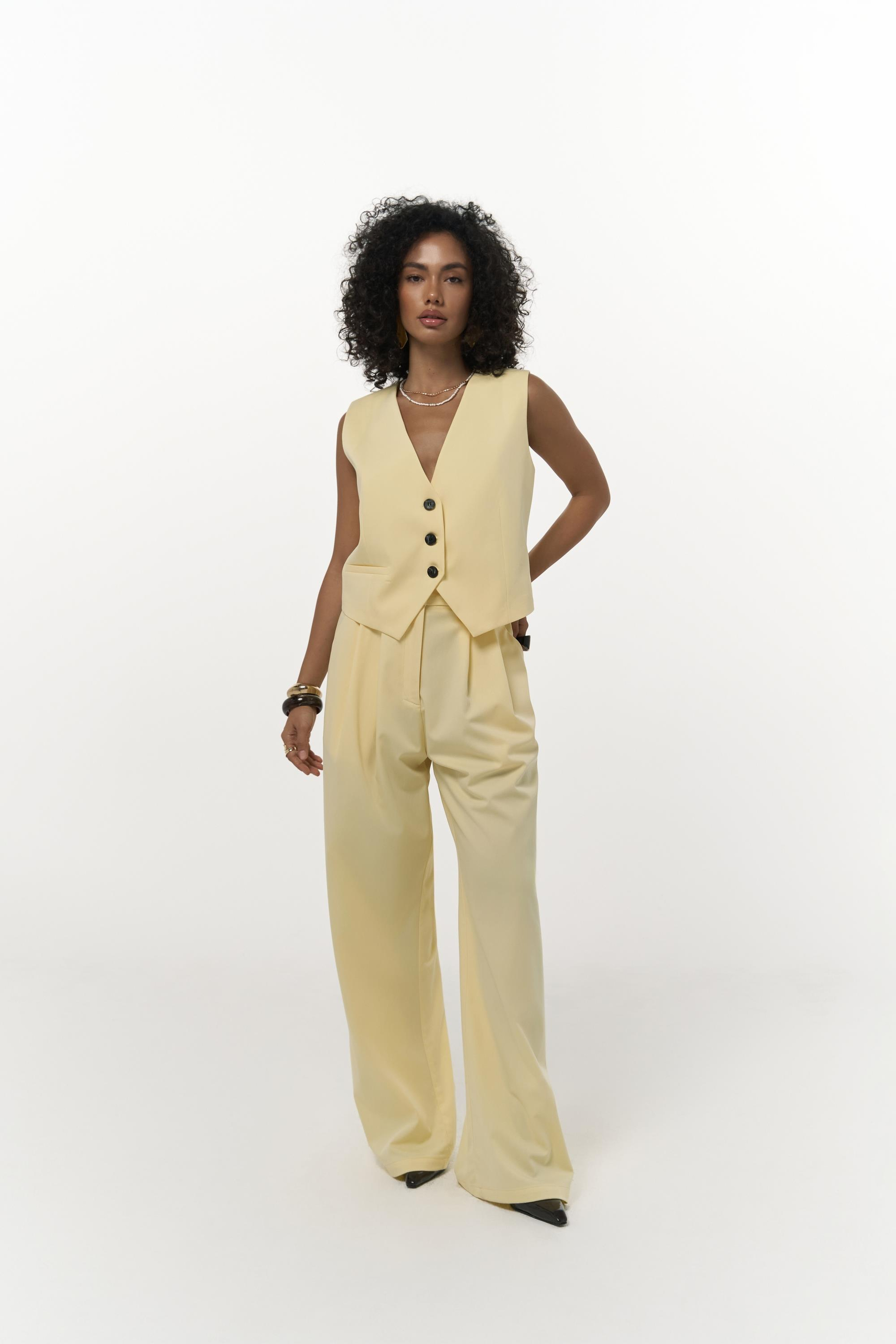 Kaylee Üçgen Detay Kısa Sarı Yelek