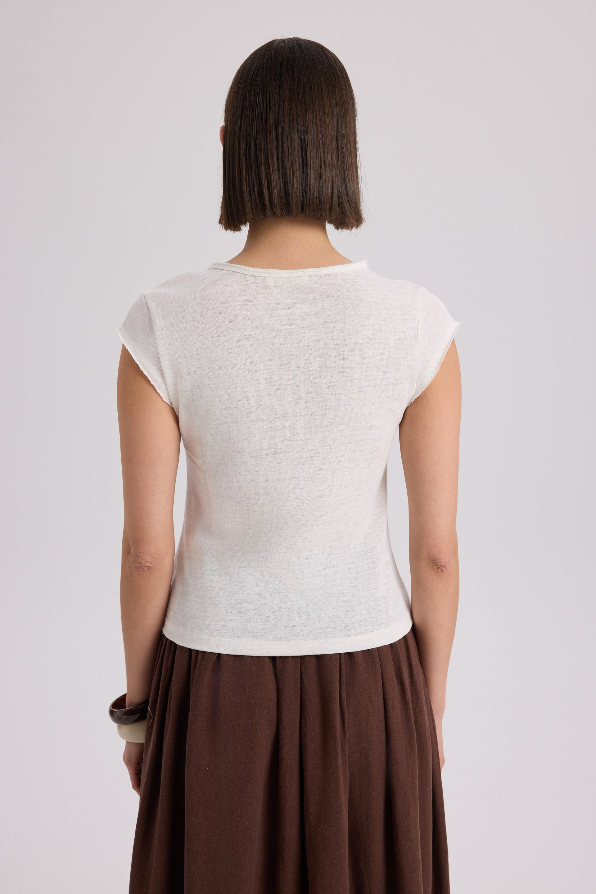 Kensal Dar Kesim Ekru T-Shirt