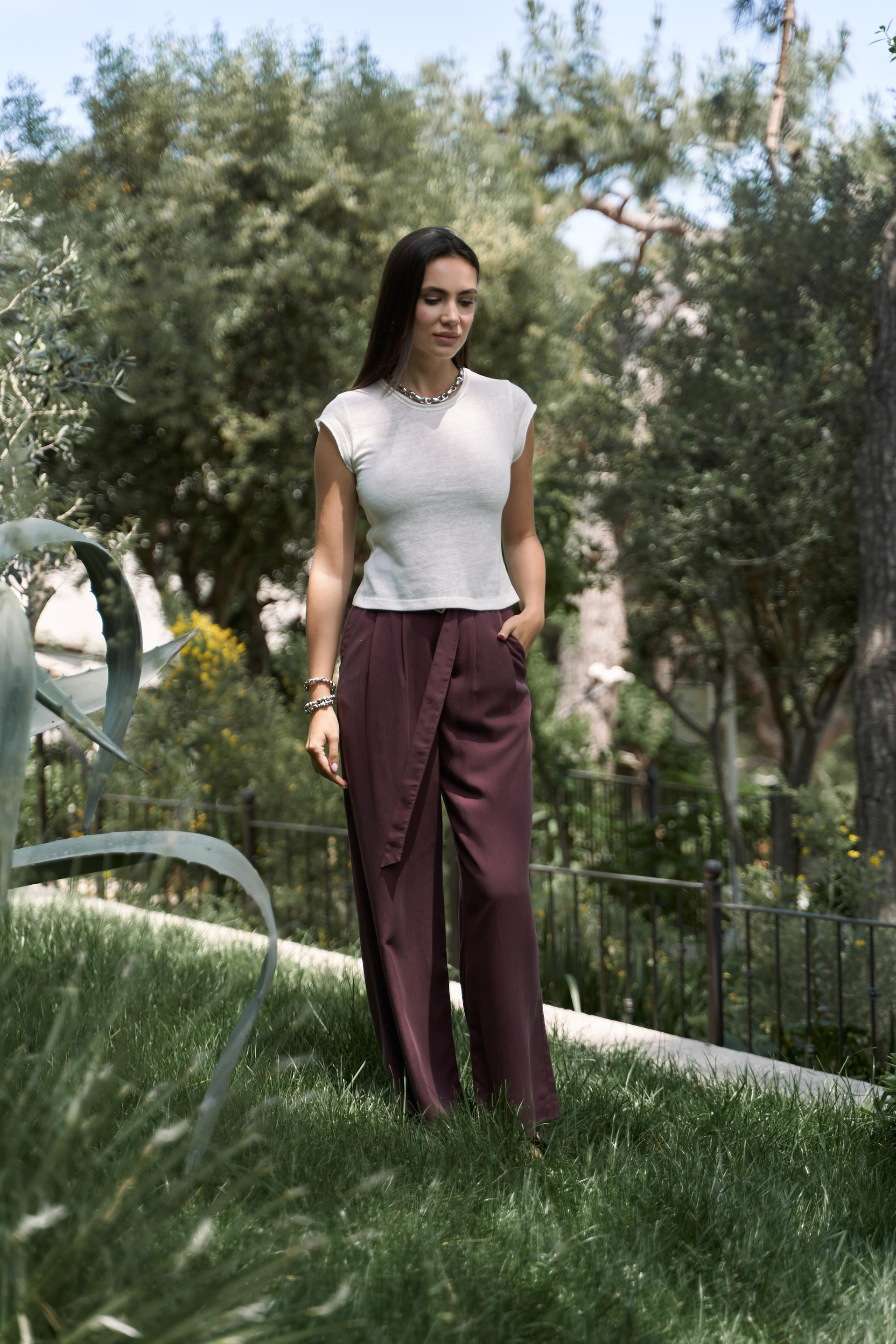 Kensal Dar Kesim Ekru T-Shirt