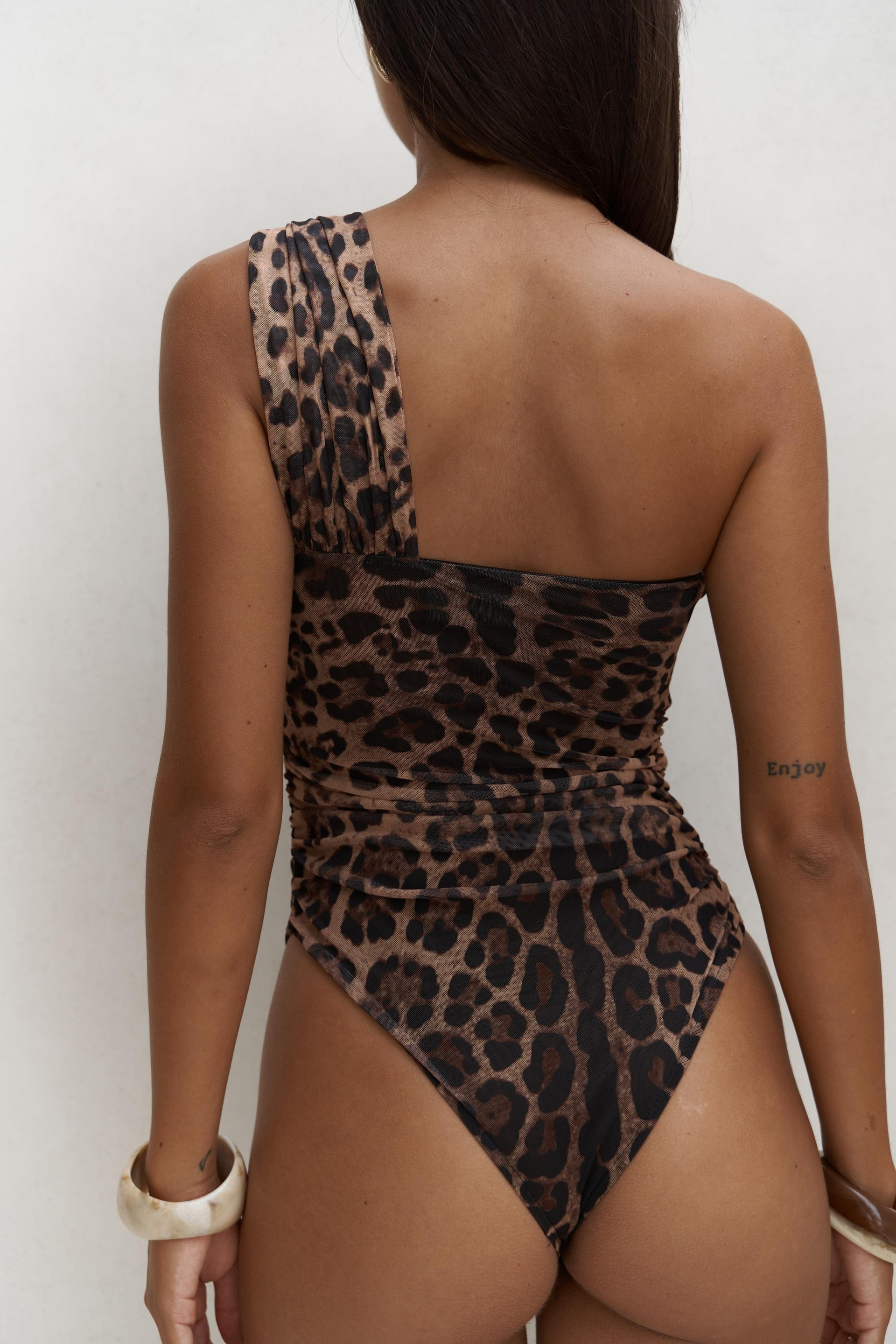 Kibetinosella Tek Omuz Leopar Desenli Body Suit 