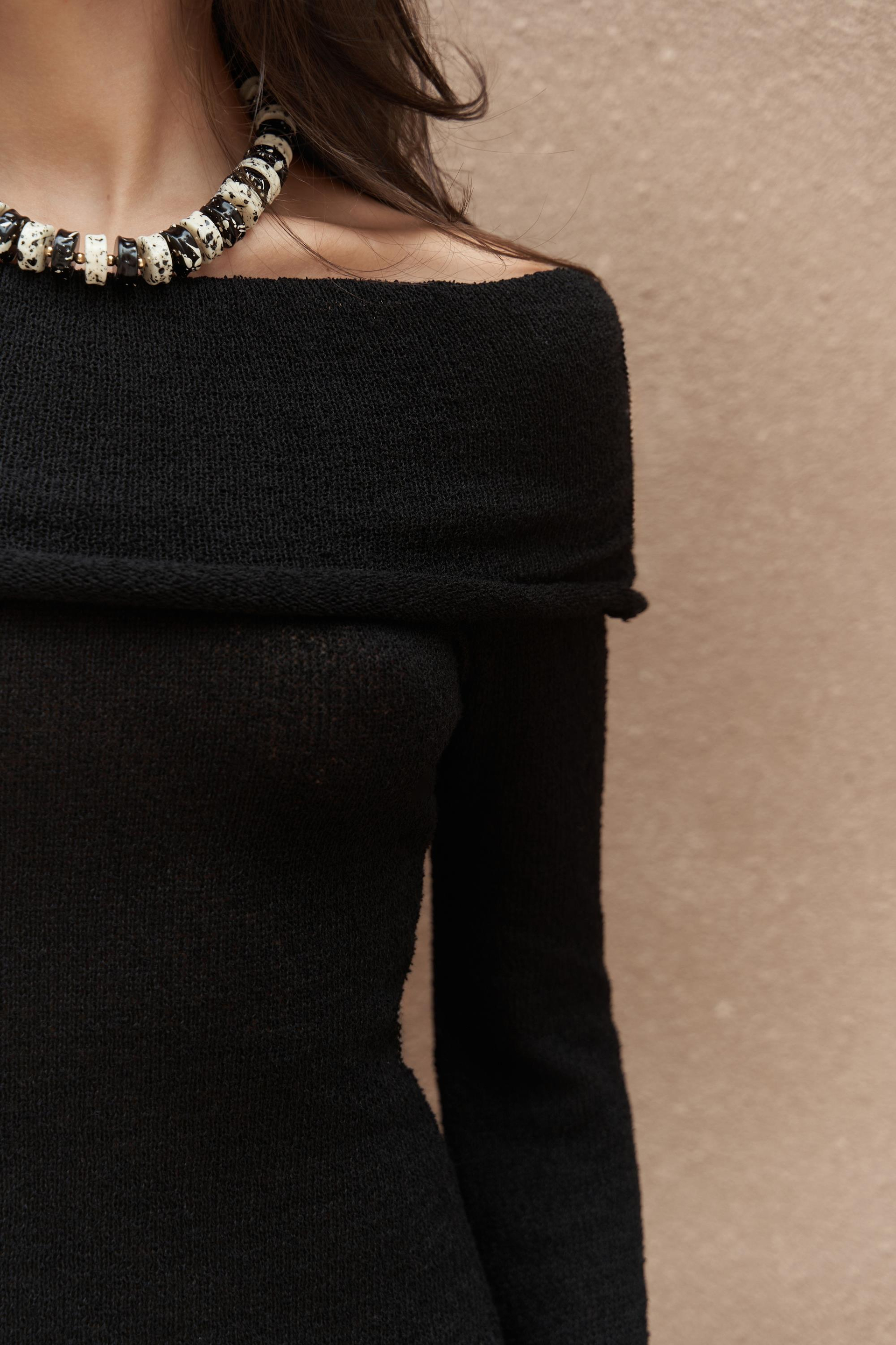 Kirana Carmen Yaka Siyah Mini Triko Elbise