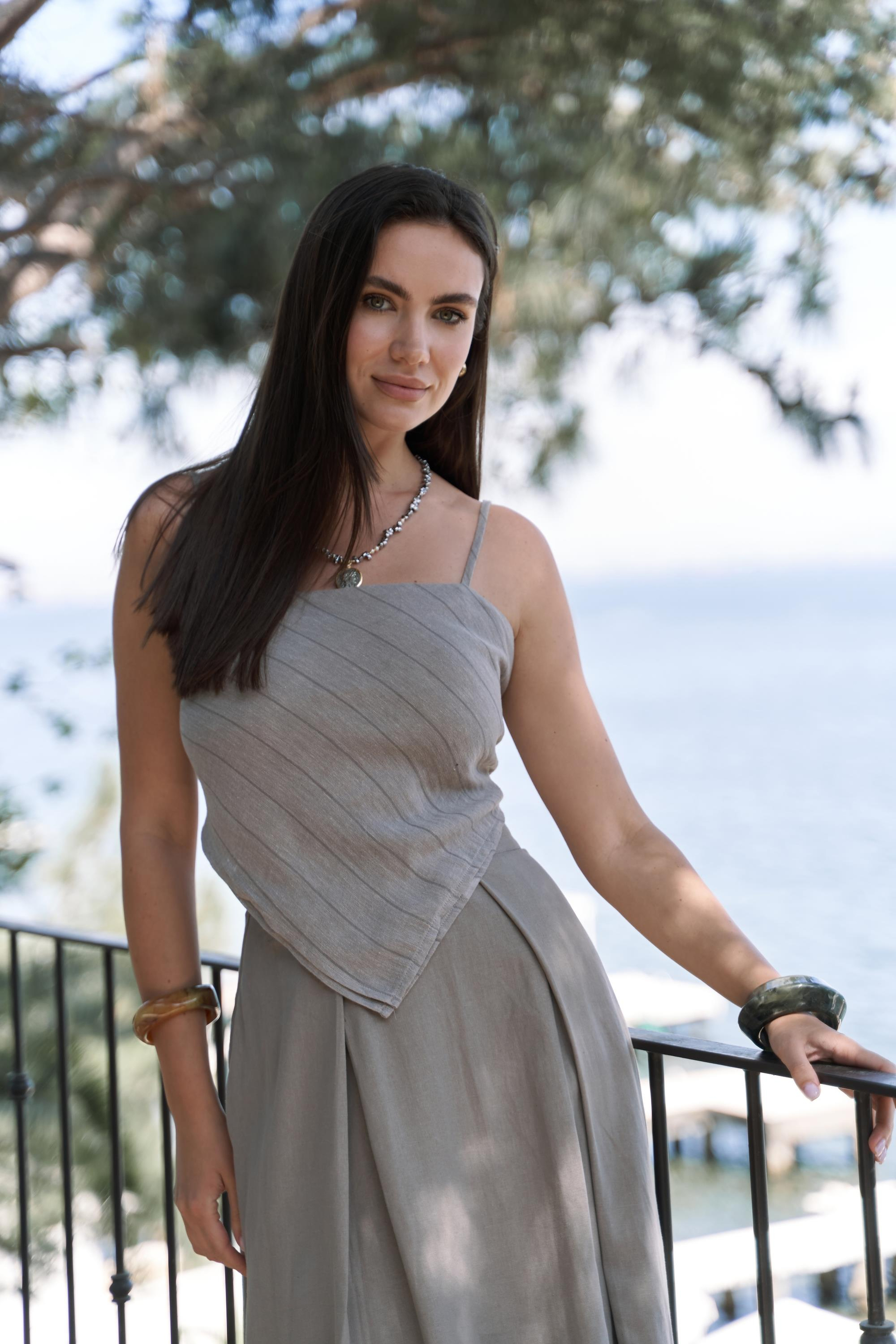 Kita Üçgen Detay Çizgili Vizon Keten Crop