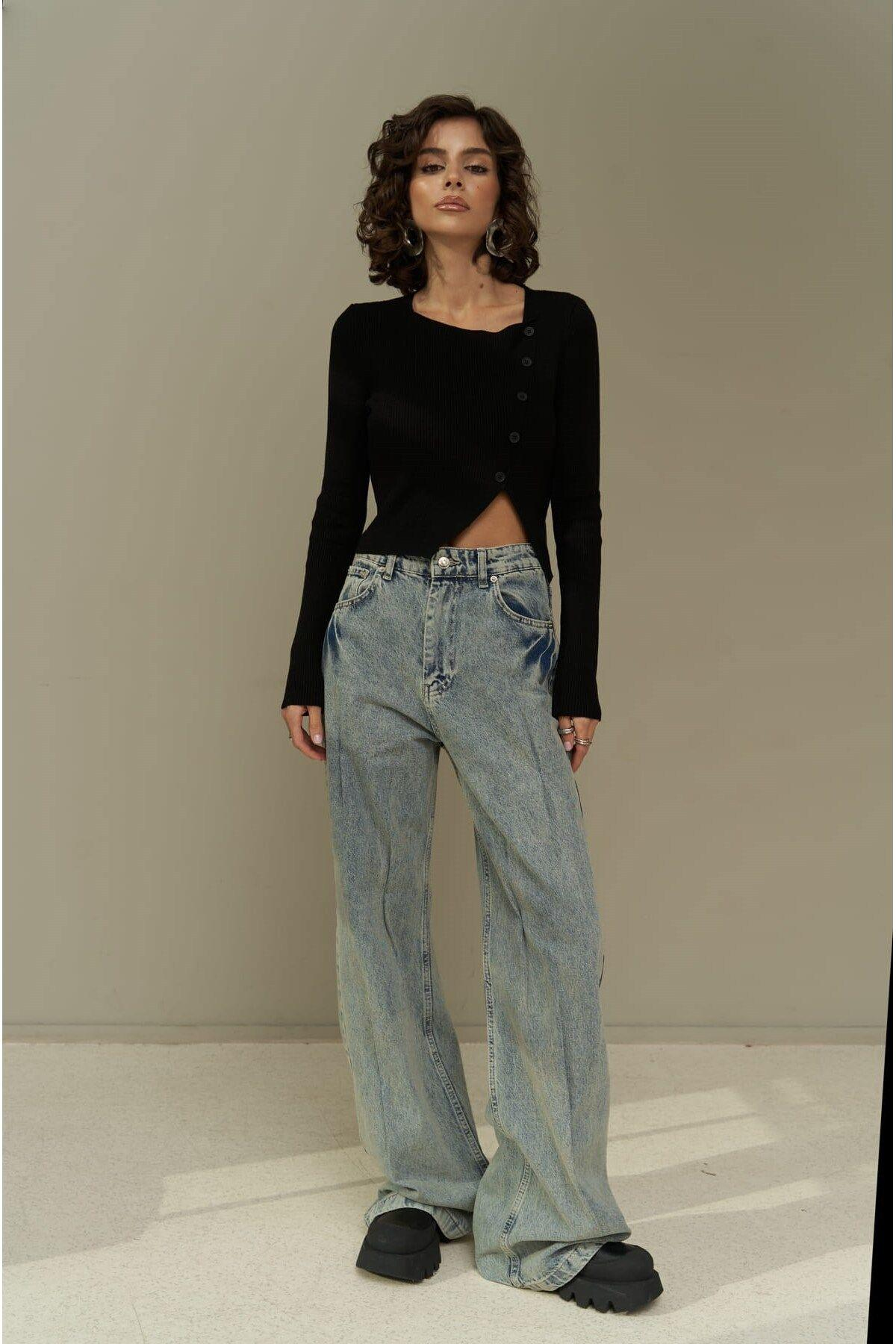 Kloe Black Knit Crop