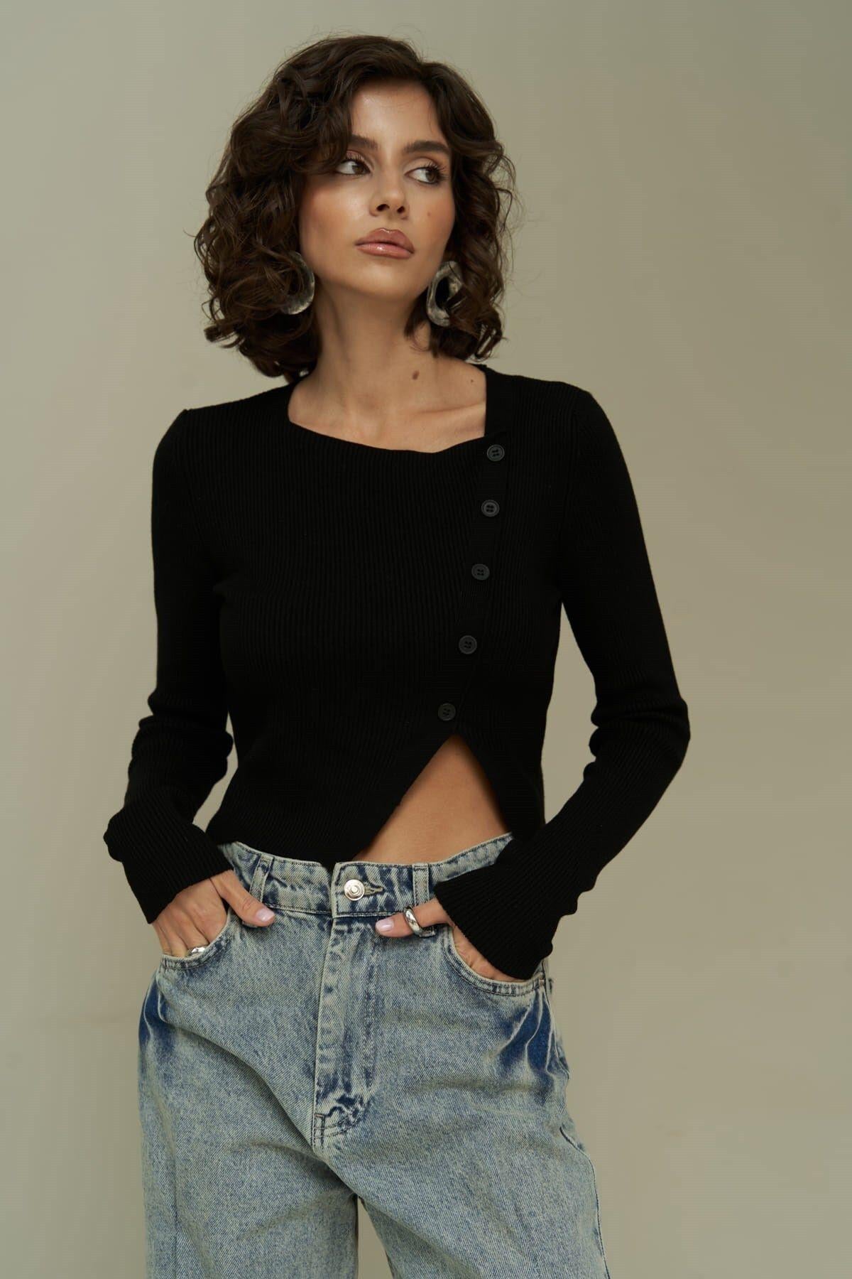 Kloe Black Knit Crop