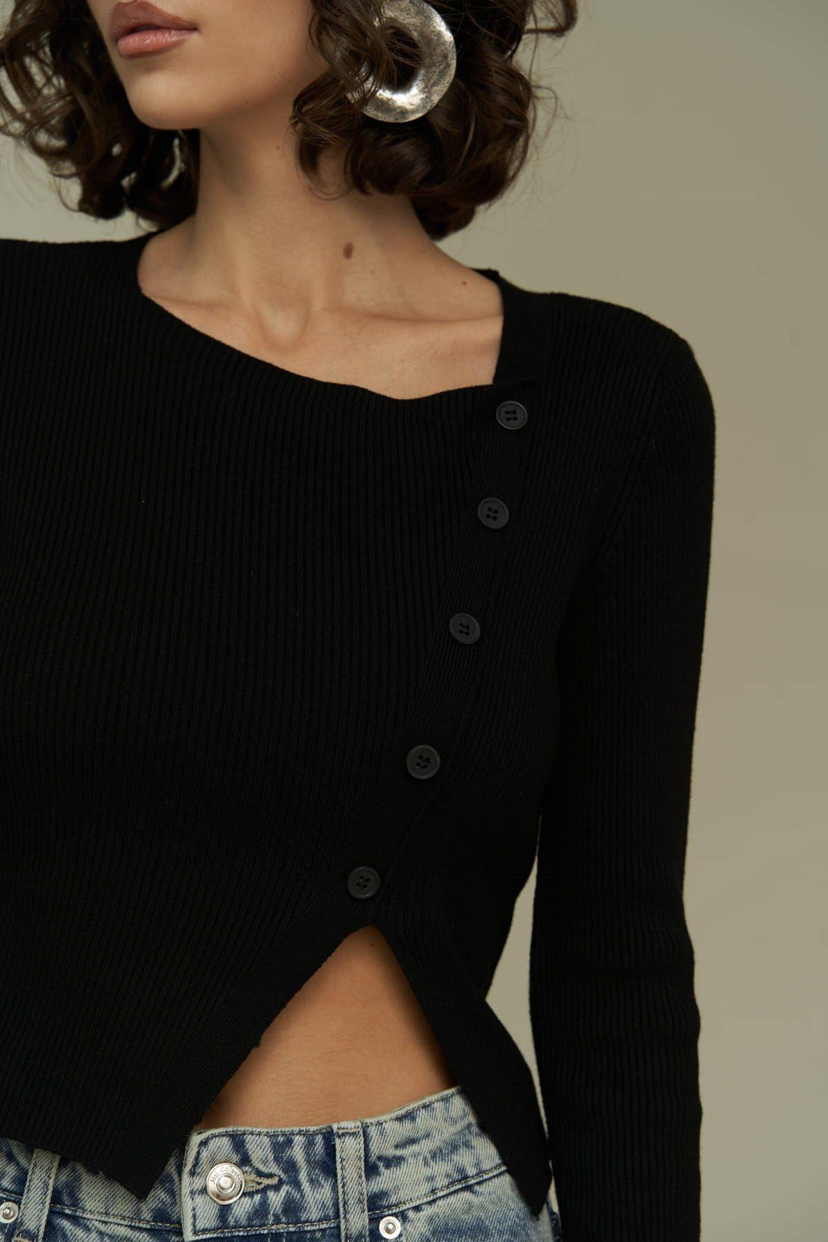 Kloe Black Knit Crop