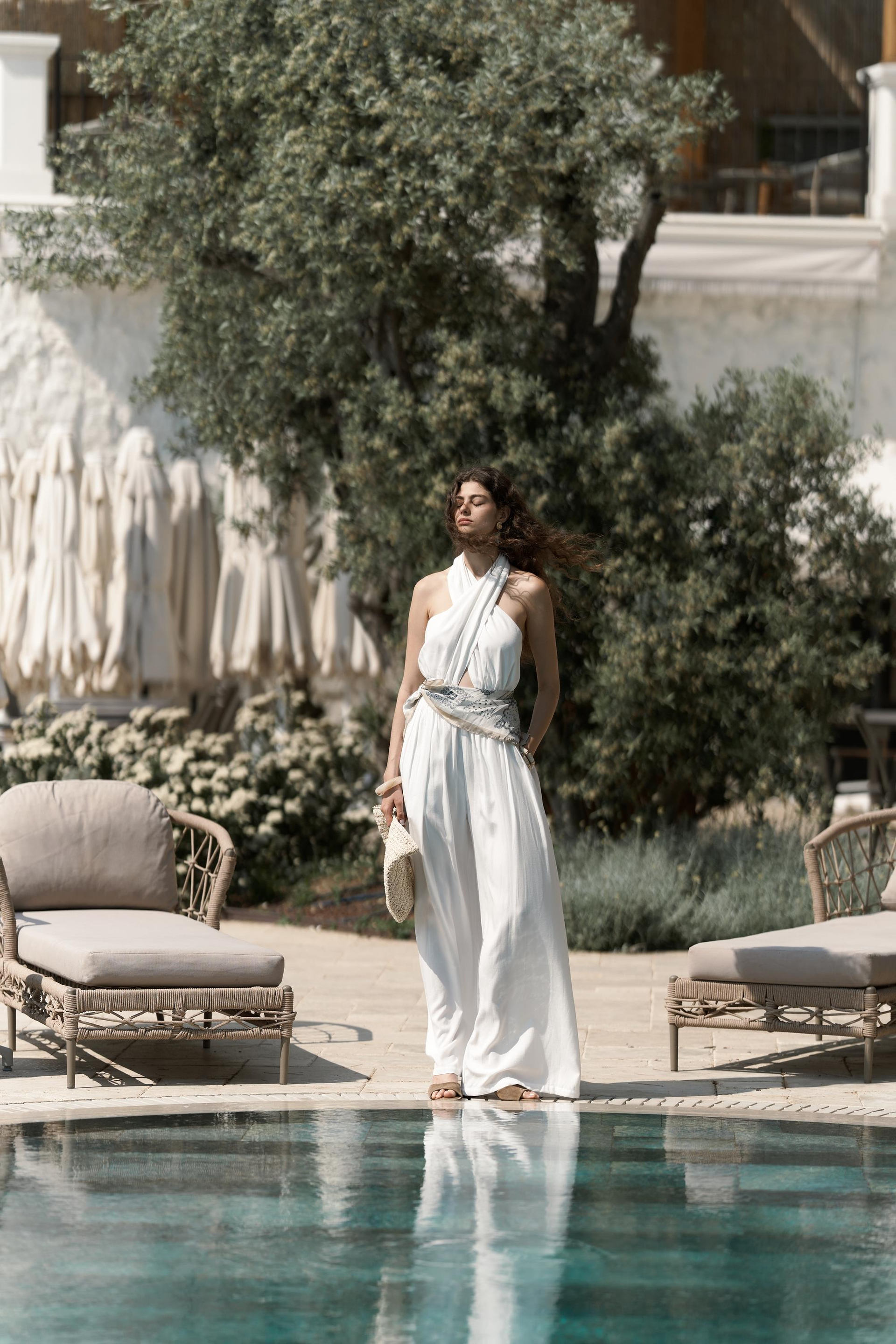 Lios Pencere Detay Ekru Uzun Tulum