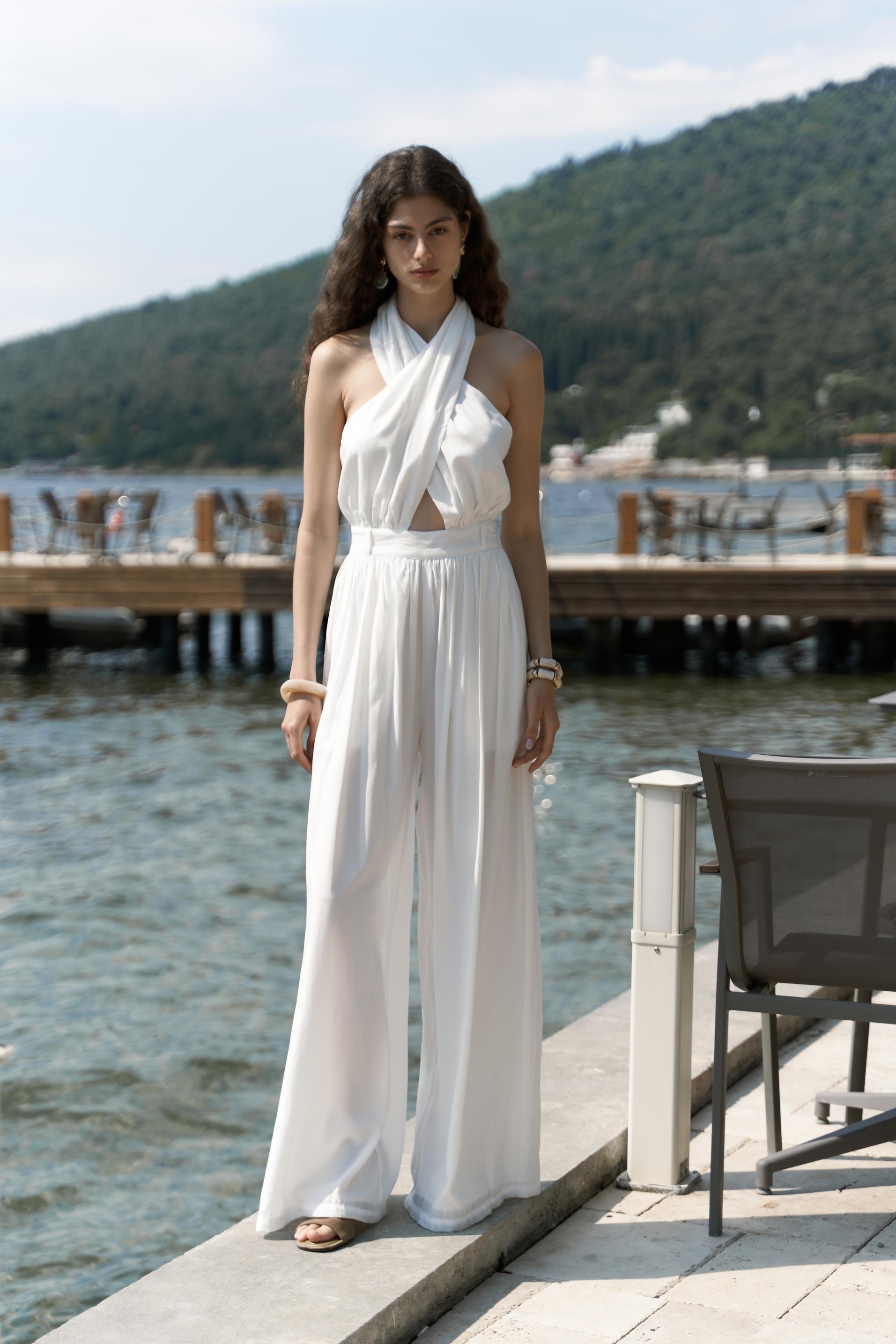 Lios Pencere Detay Ekru Uzun Tulum