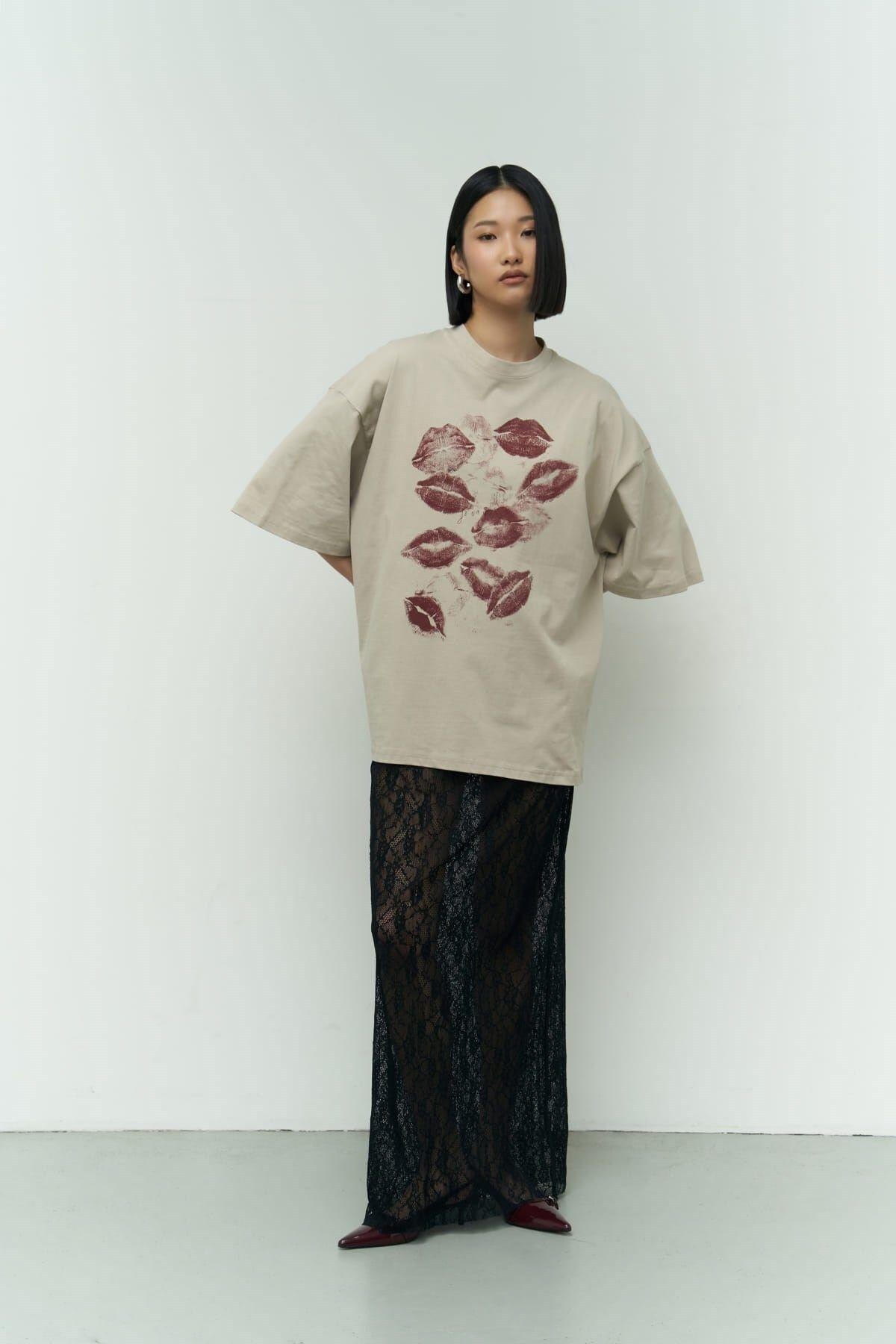 Lips Beige Oversize T-Shirt