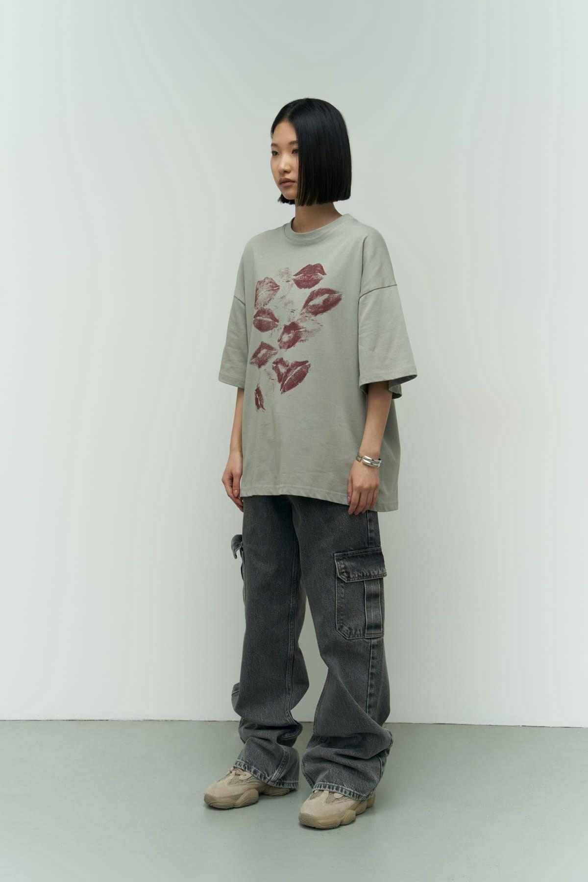 Lips Gray Oversize T-Shirt