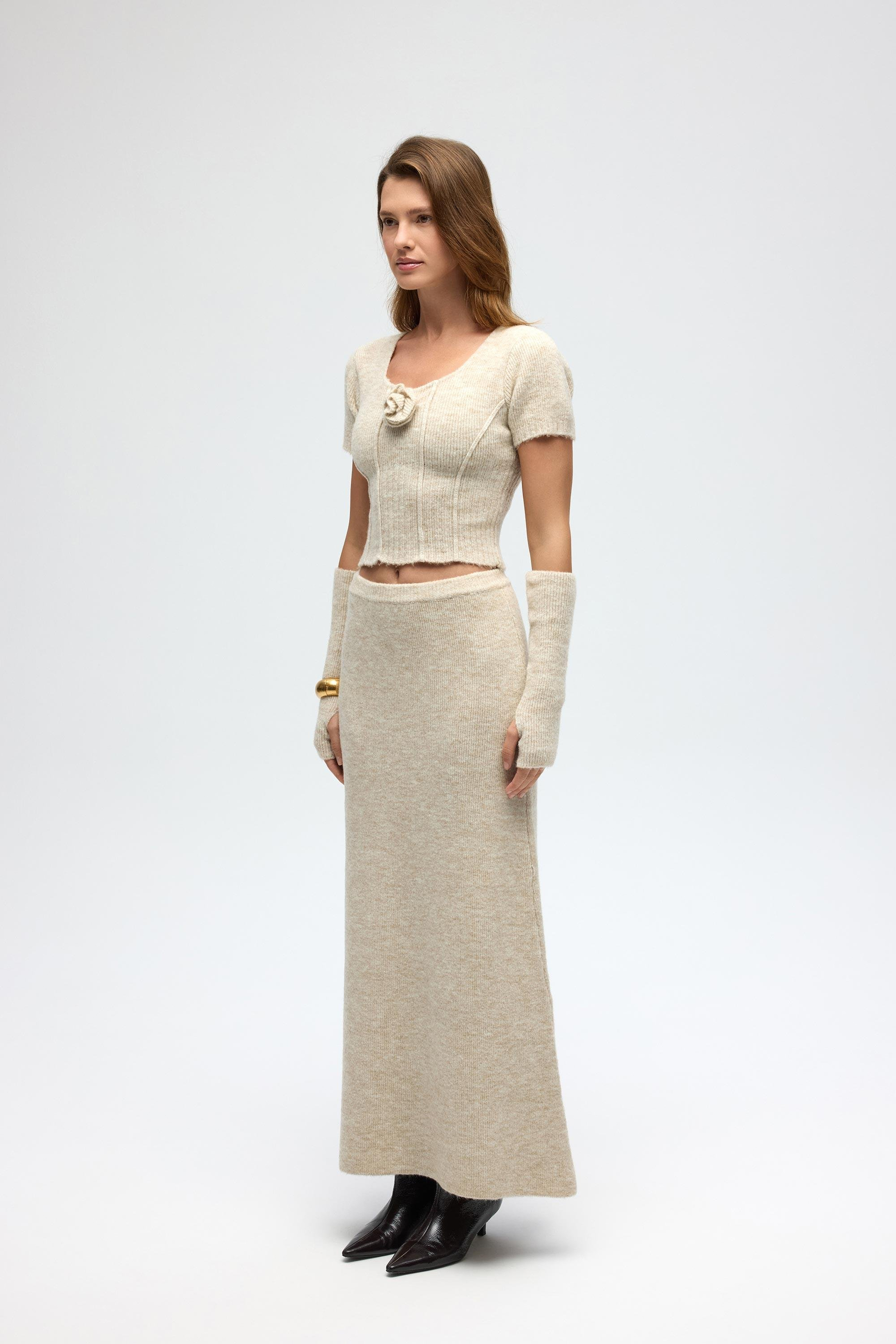 Lumi Gül Detay Bej Crop Etek Triko Takım