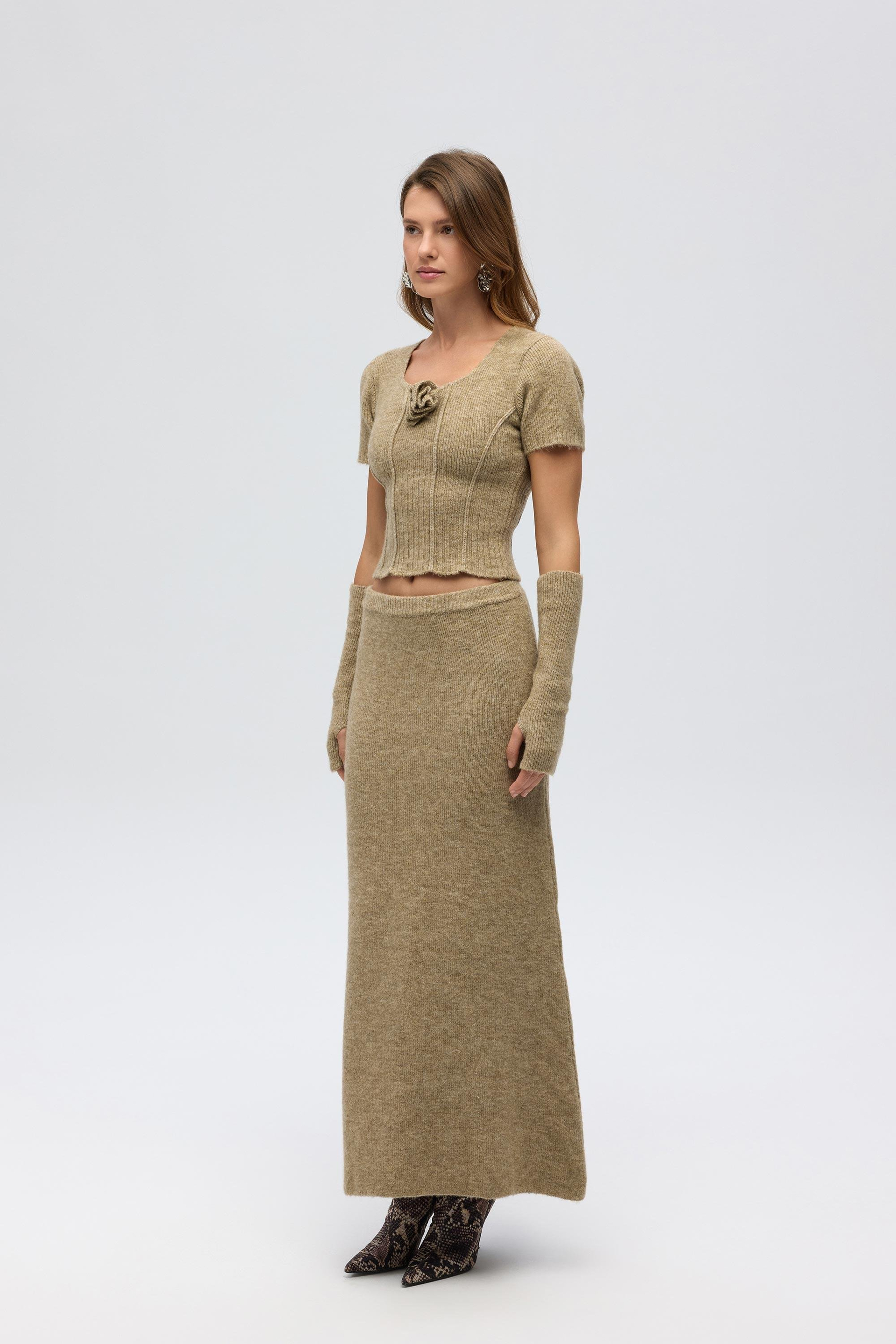 Lumi Gül Detay Vizon Crop Etek Triko Takım