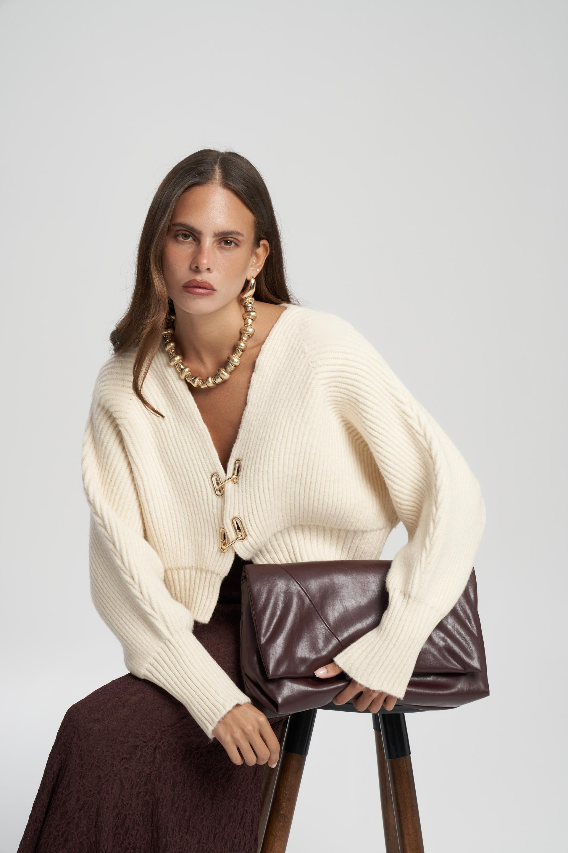 Luna Metal Detay Bej Kısa Triko Hırka