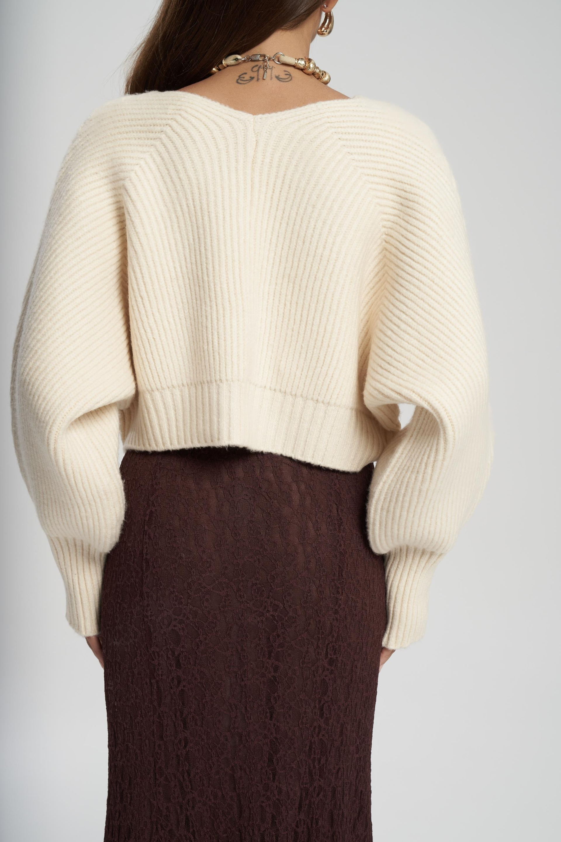 Luna Metal Detay Bej Kısa Triko Hırka