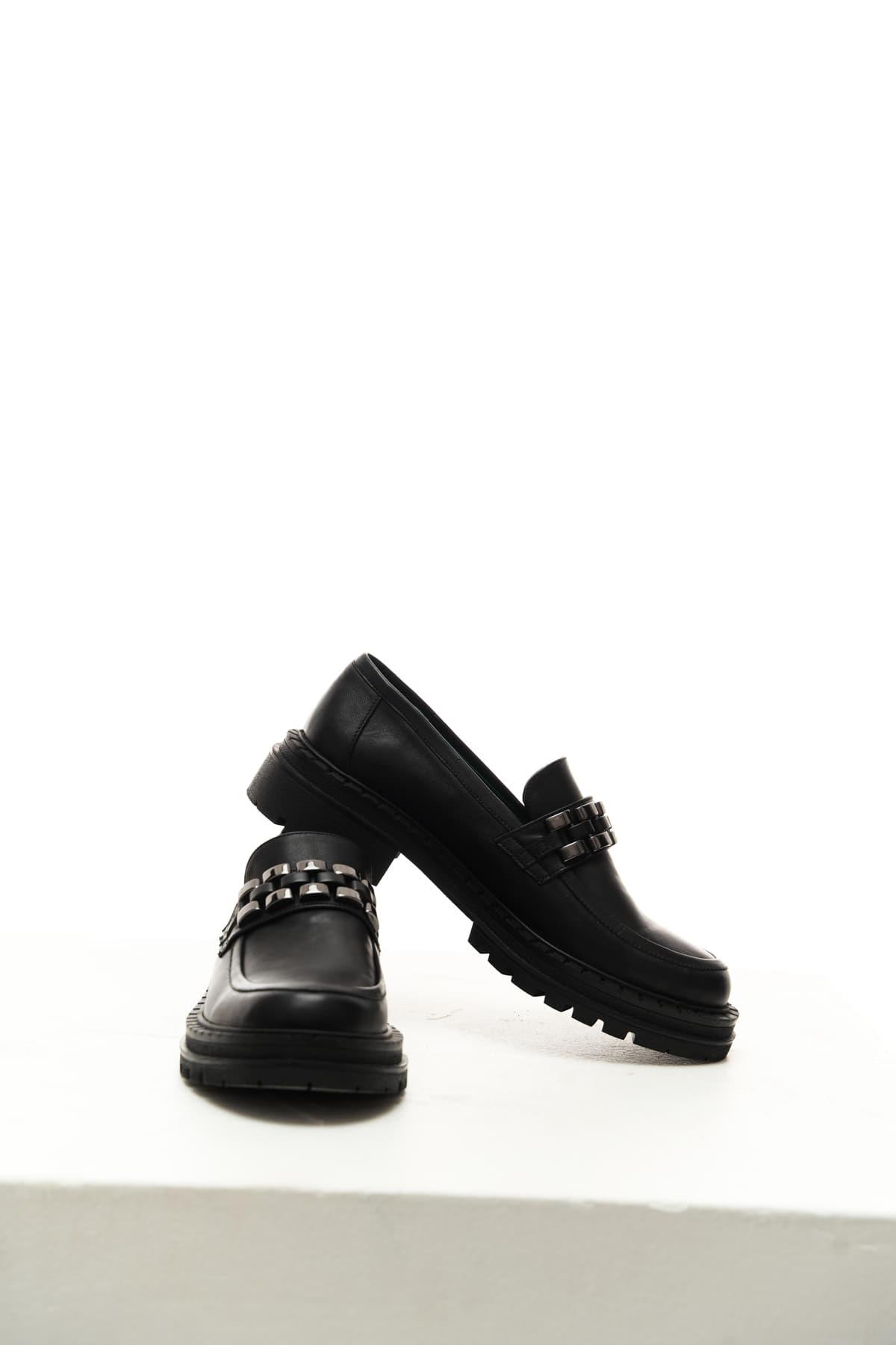 Mai Collection Purple Tokalı Siyah Deri Makosen Ayakkabı