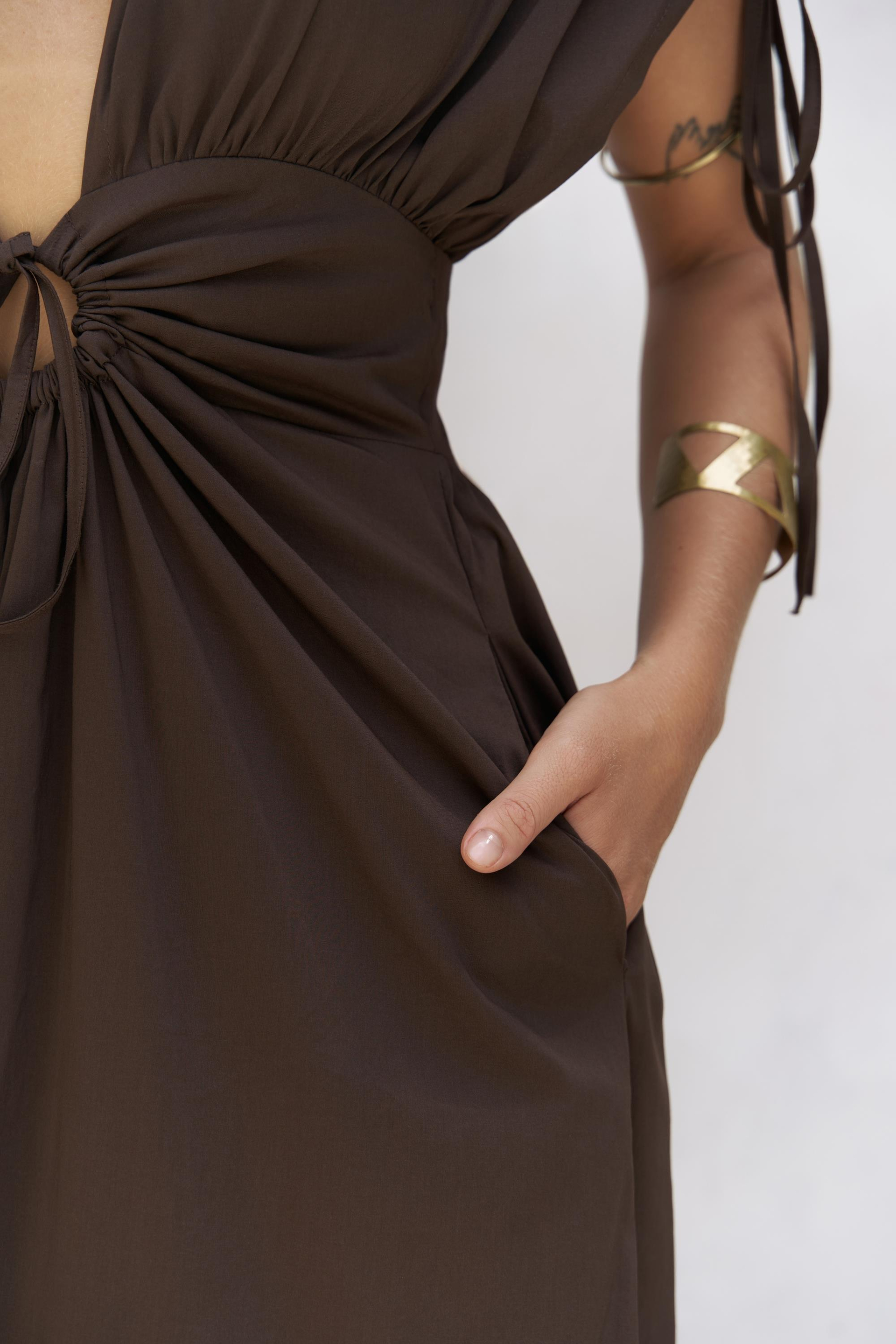 Manarola Büzgü Detay Kahve Uzun Elbise