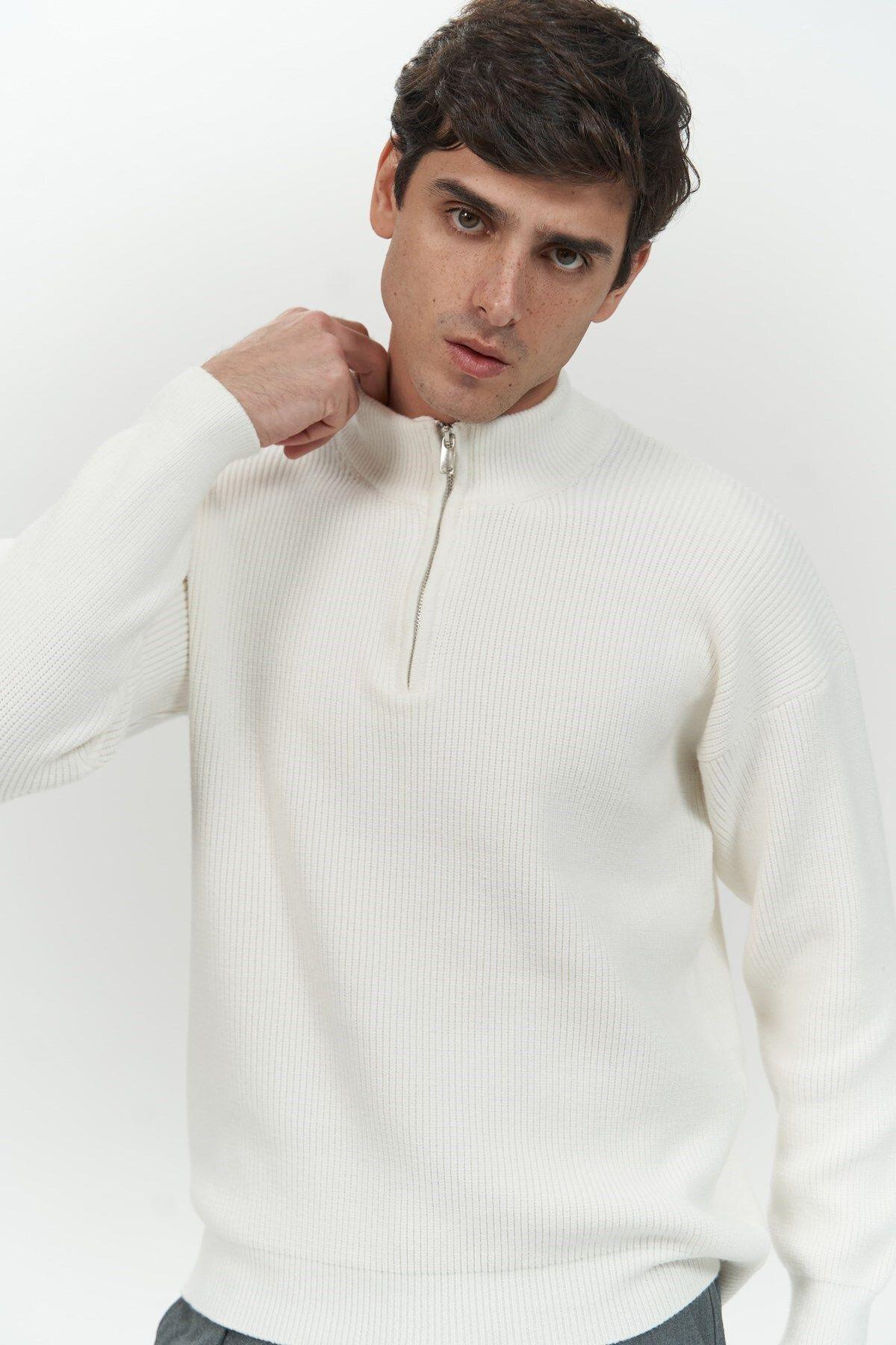 Mathis Men's Turtleneck Ecru Knit Sweater