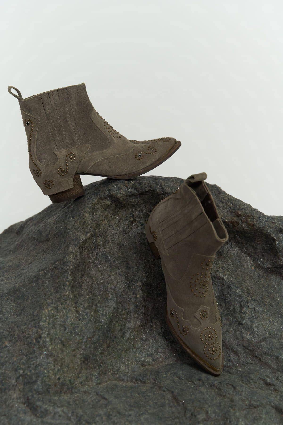 Maxi Stud Detail Gray Suede Cowboy Boots