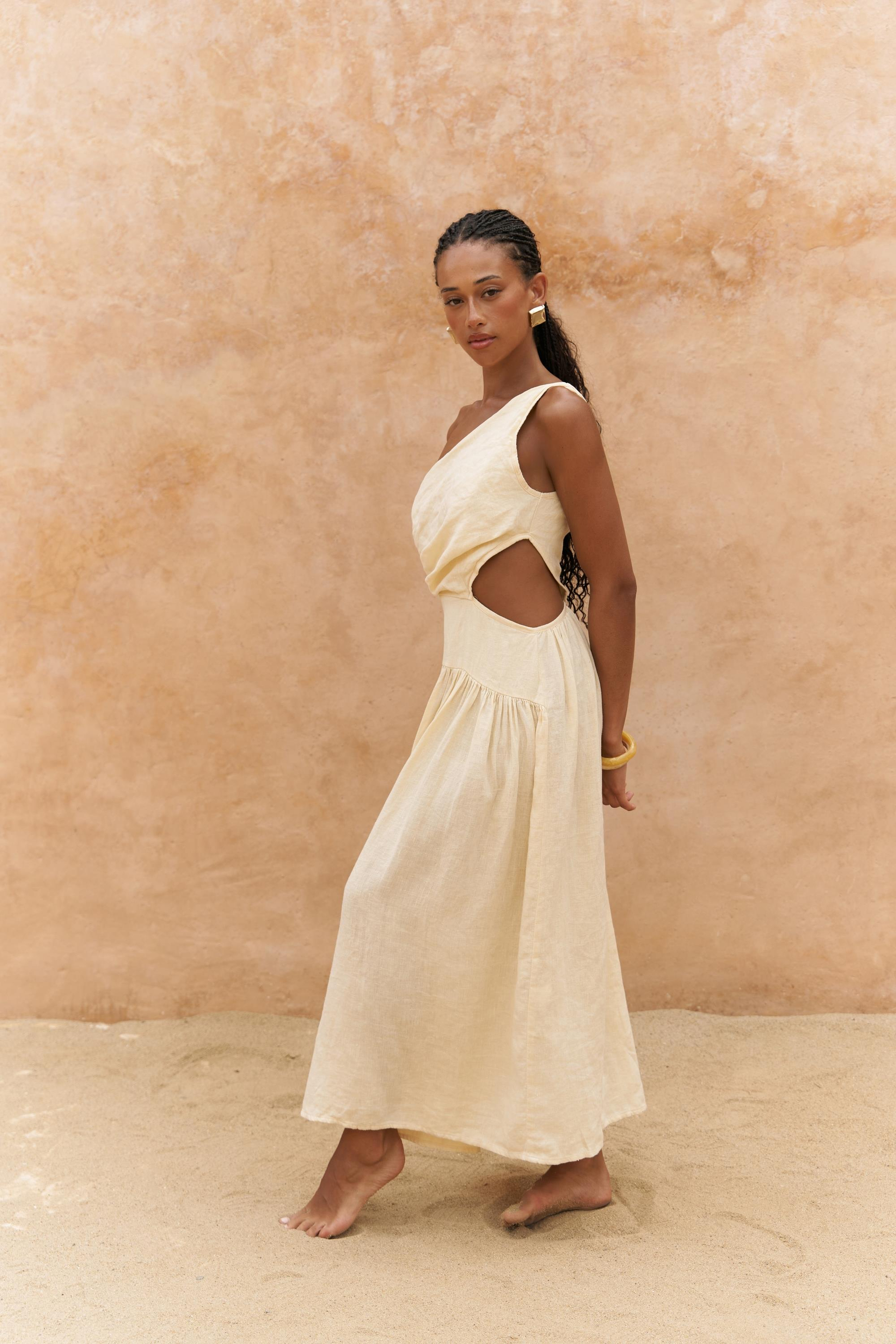 Mharia Asimetrik Detay Sarı Uzun Keten Elbise