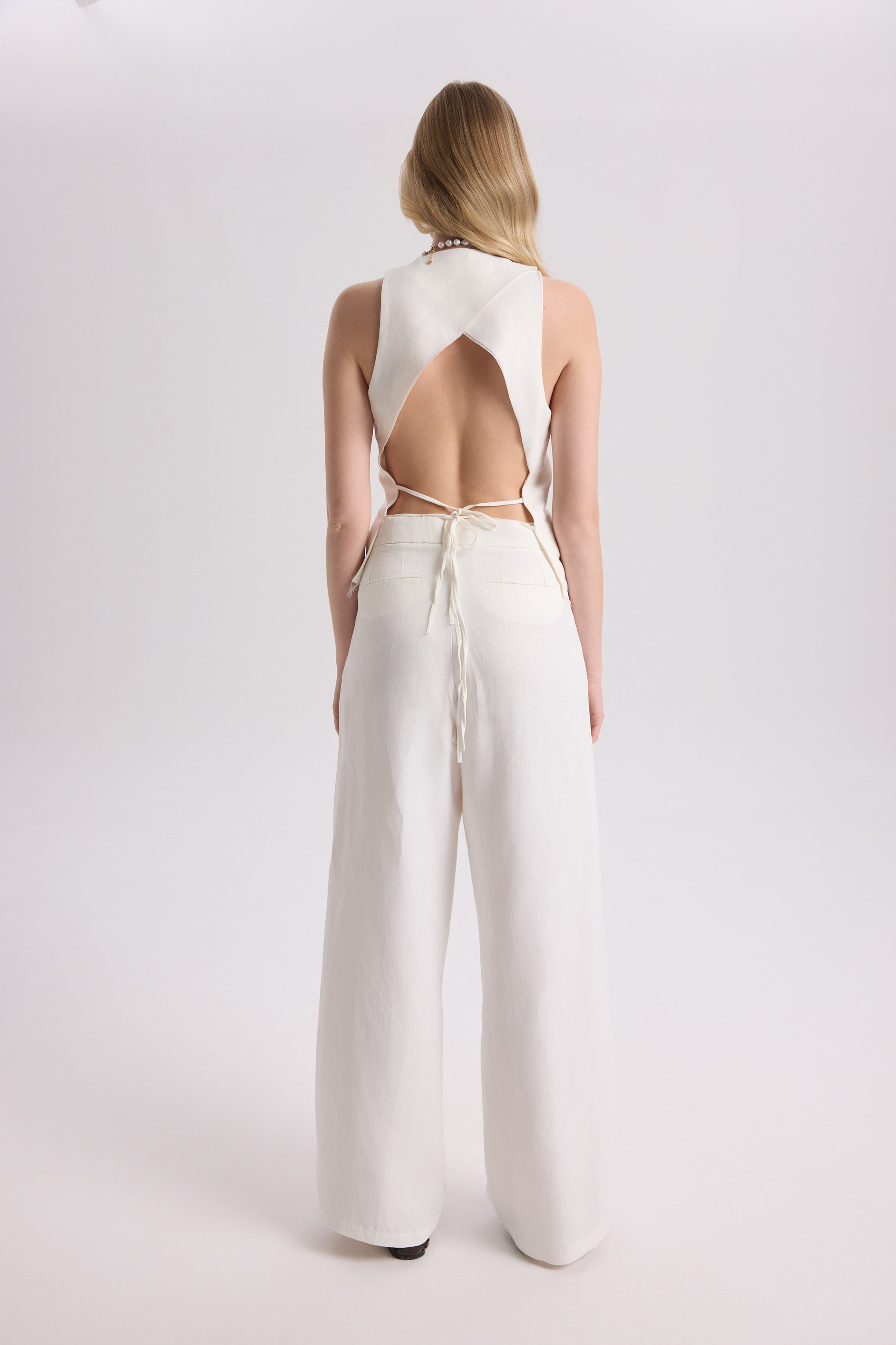Nagmetah Back Cut-Out Ecru Vest Pants Set