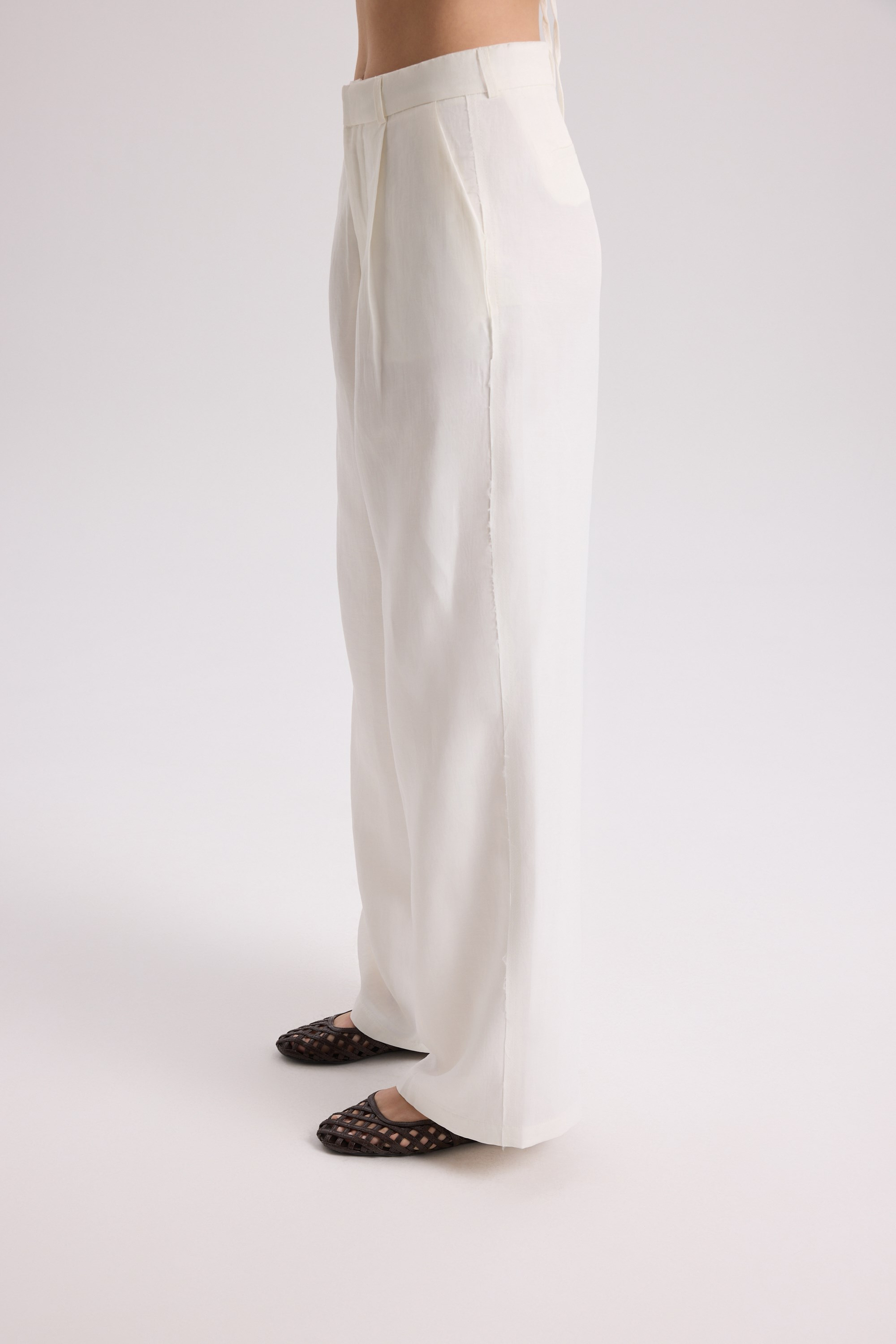 Nagmetah Back Cut-Out Ecru Vest Pants Set