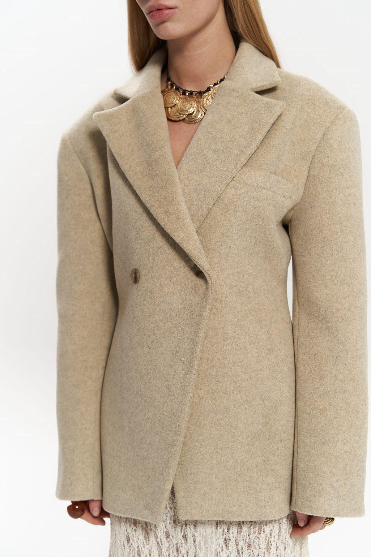 Naica Bej Belden Oturmalı Blazer