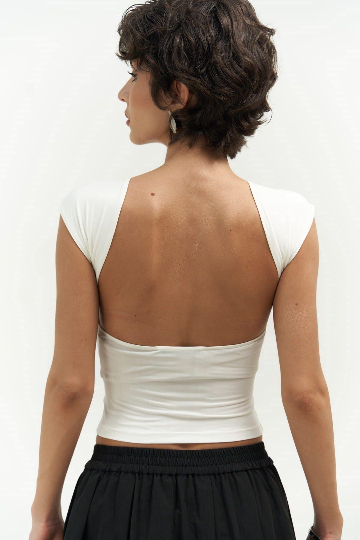 Nives Sırt Dekolteli Beyaz Crop