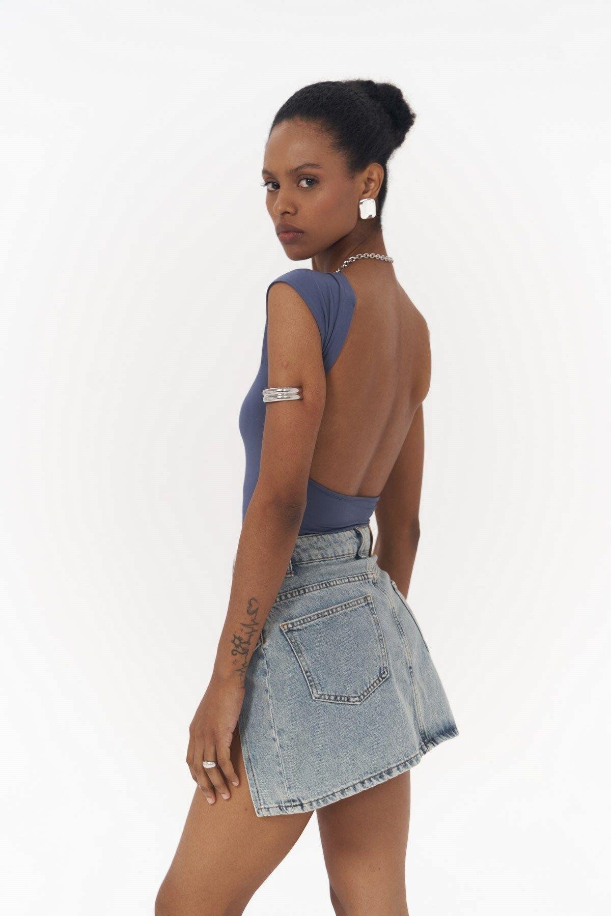 Nives İndigo Crop with Open Back