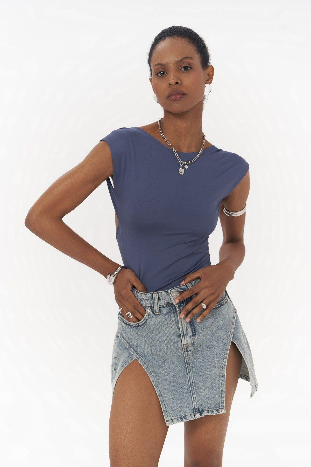 Nives İndigo Crop with Open Back