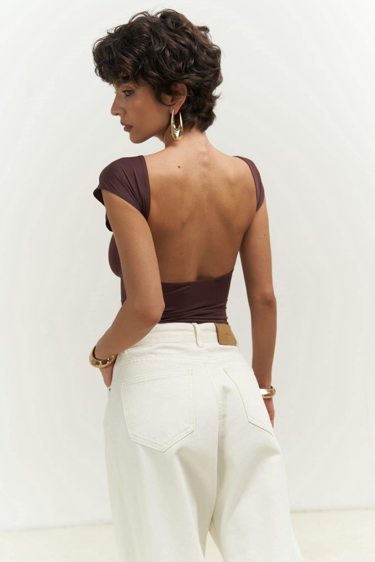 Nives Open Back Brown Crop
