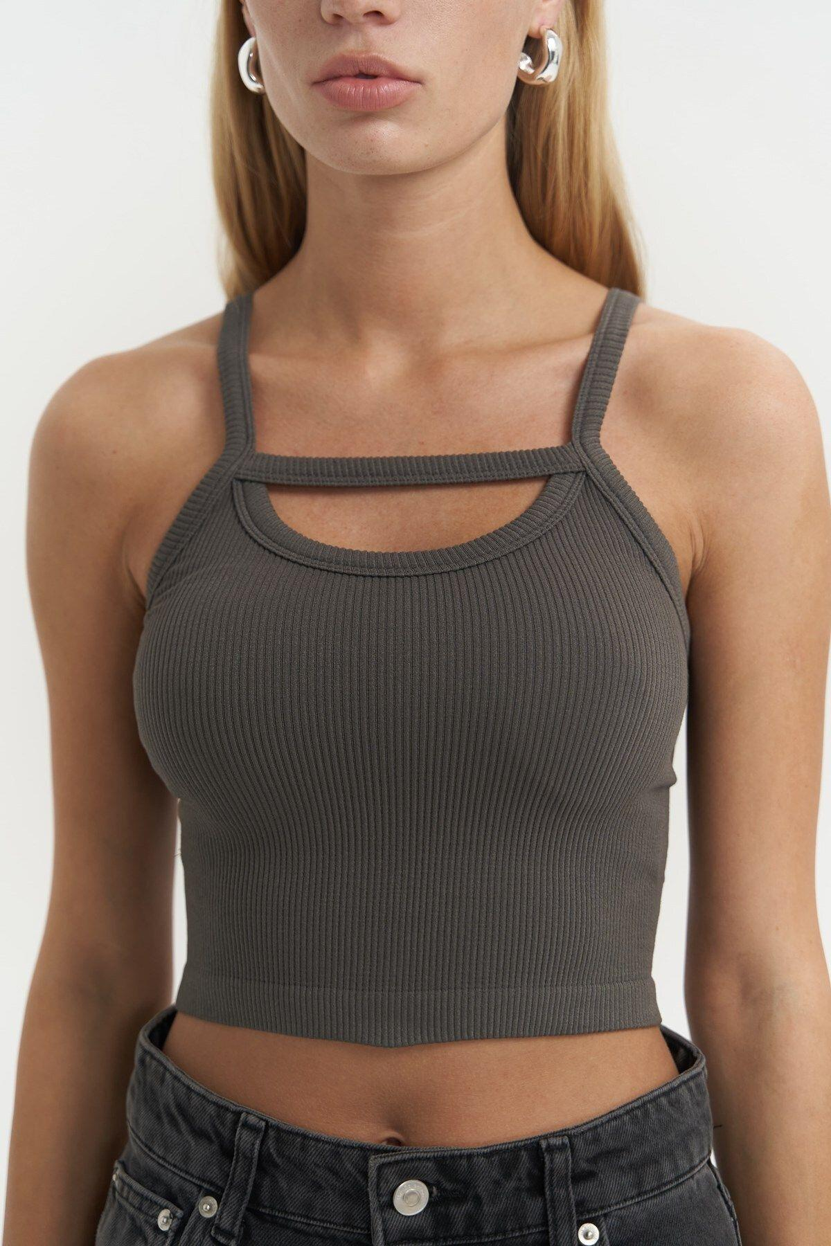 Noam Anthracite Front Detail Ribbed Crop Top