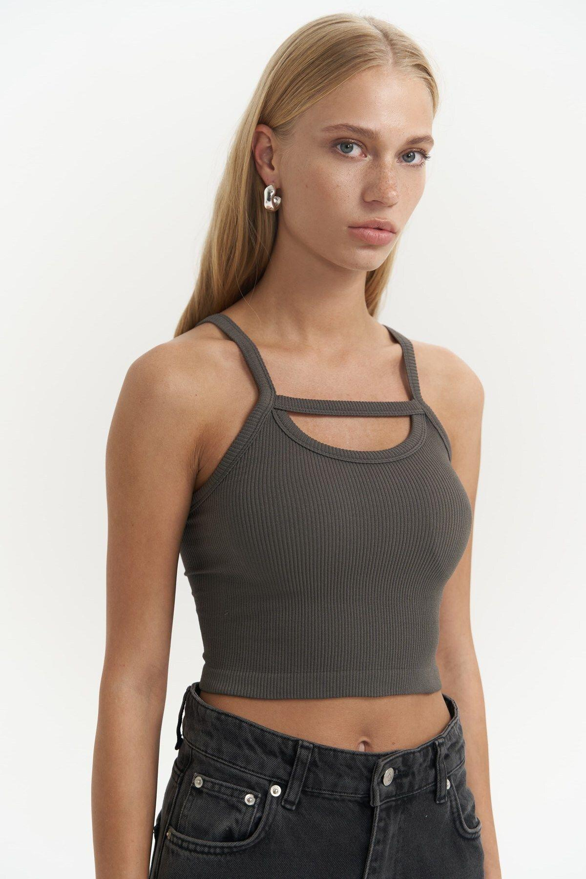 Noam Anthracite Front Detail Ribbed Crop Top