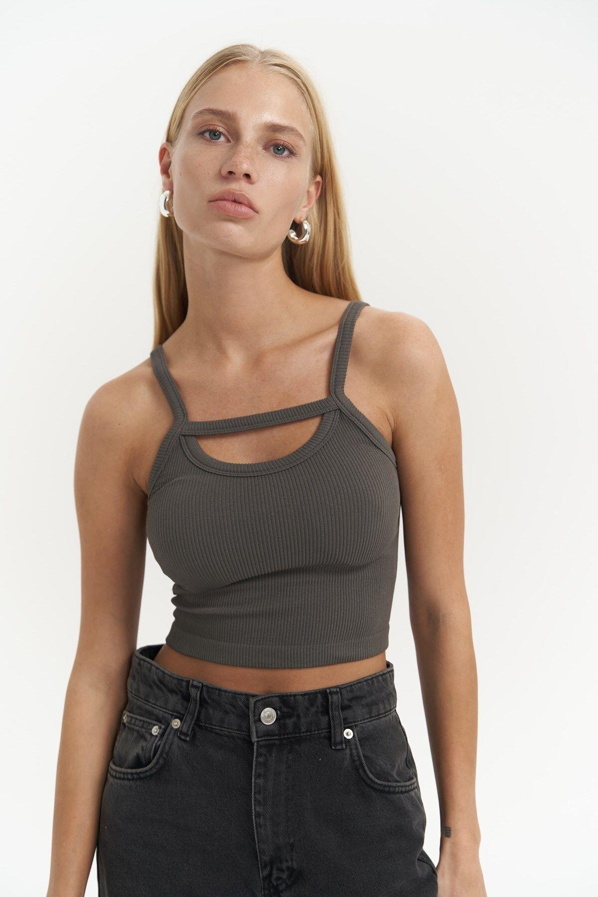 Noam Anthracite Front Detail Ribbed Crop Top
