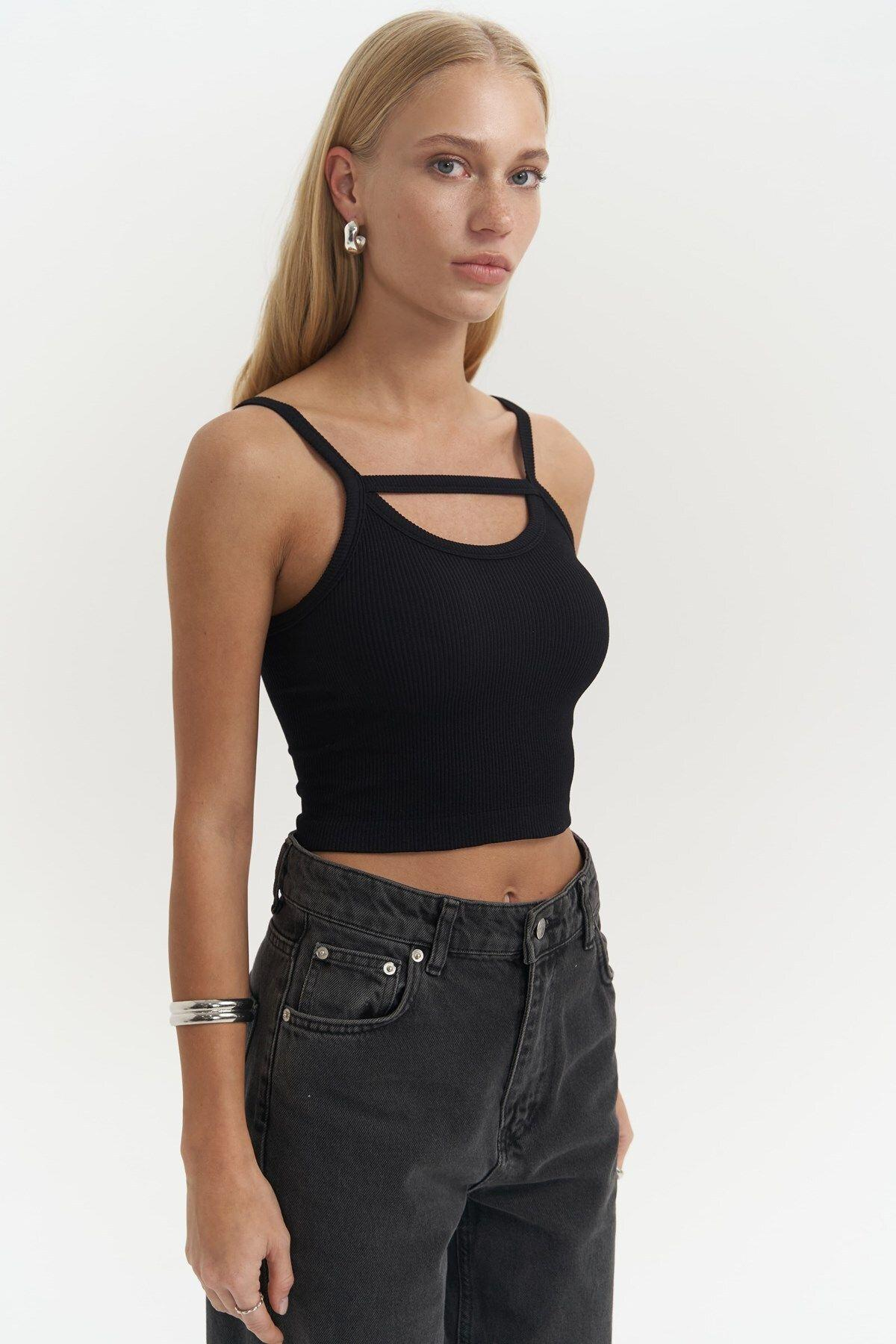 Noam Siyah Ön Detay Fitilli Crop