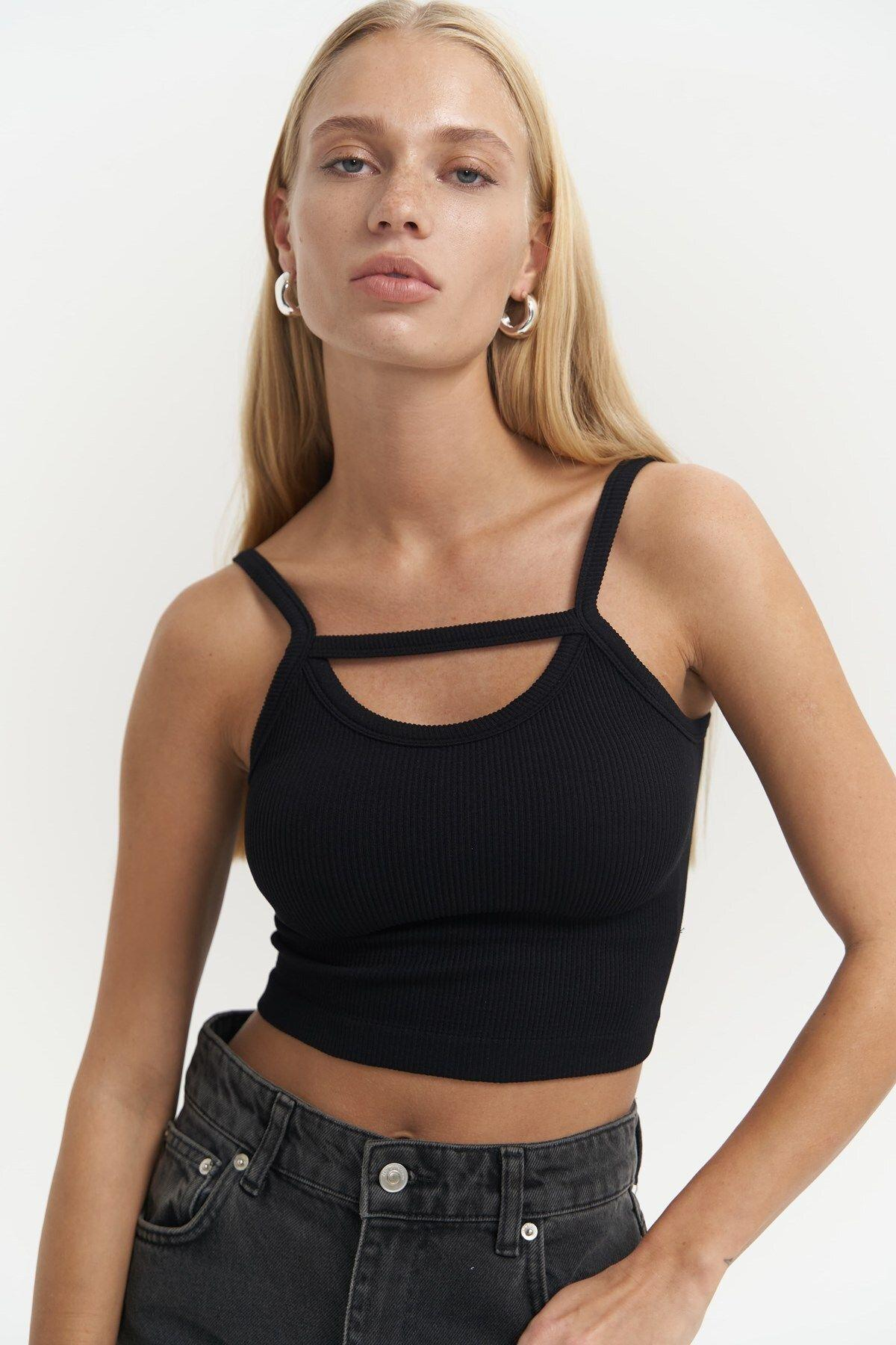 Noam Siyah Ön Detay Fitilli Crop