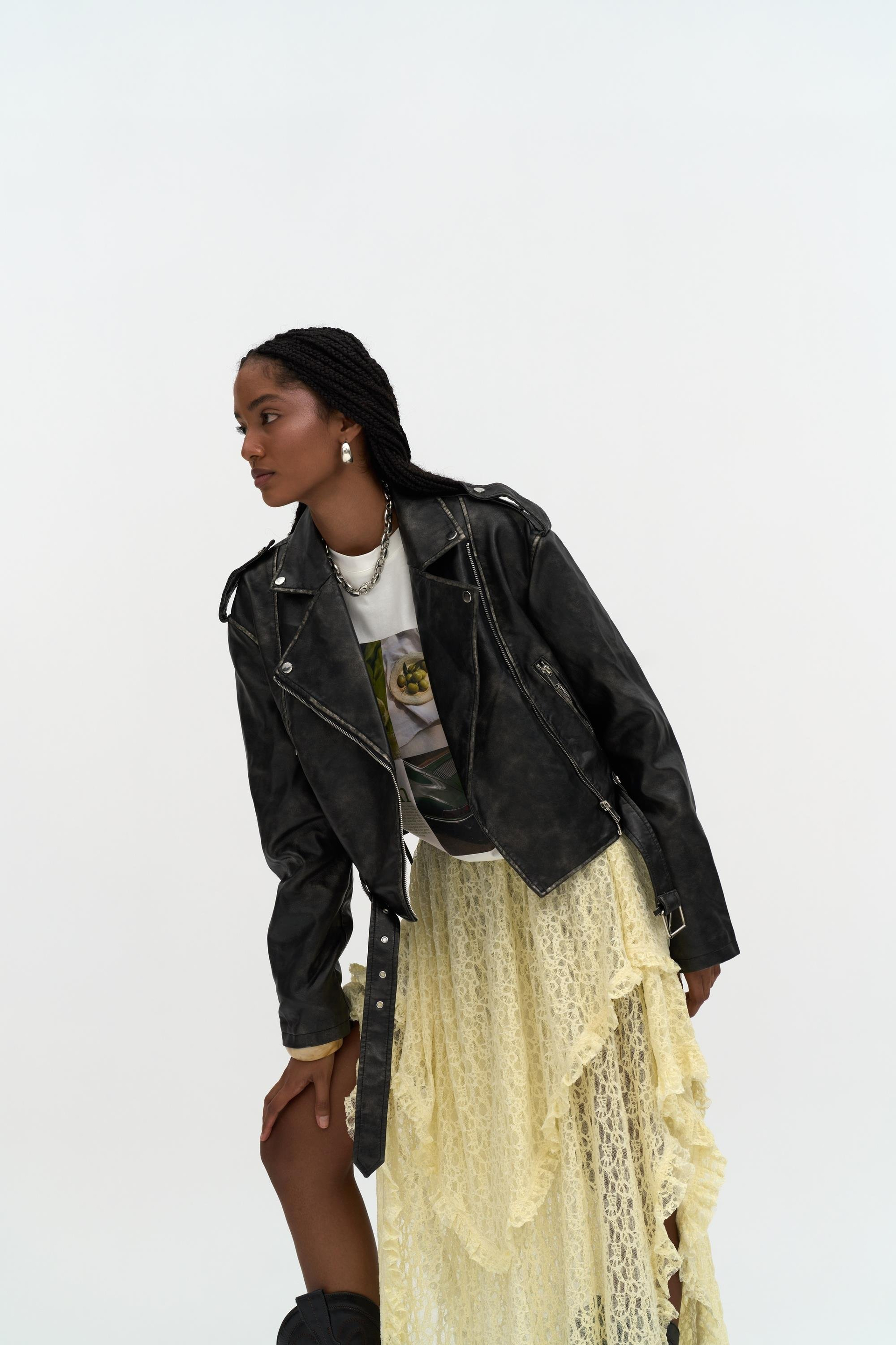 Noor Efektli Siyah Kısa Suni Deri Ceket