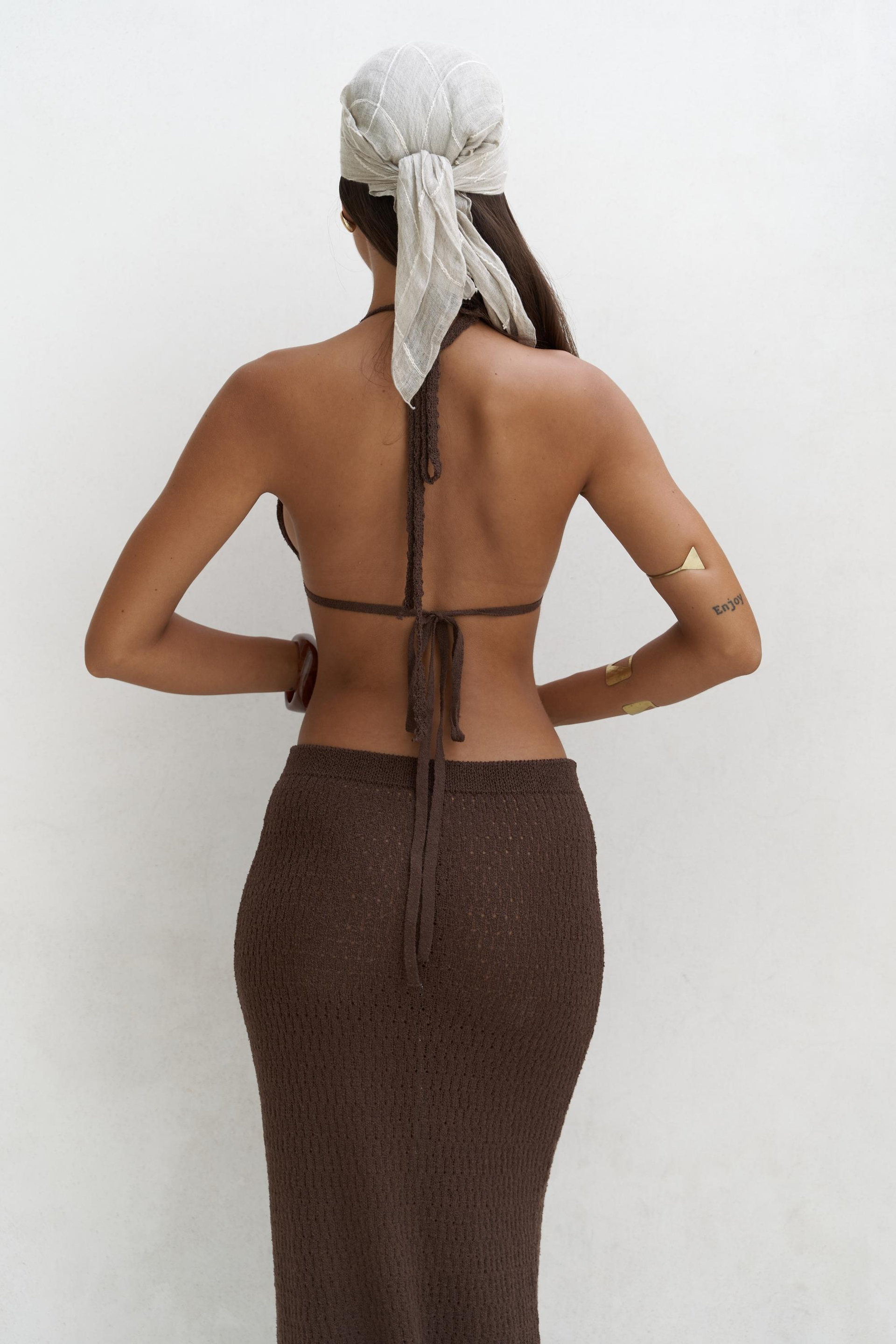 Pangestu Üçgen Kahve Crop Etek Triko Takım