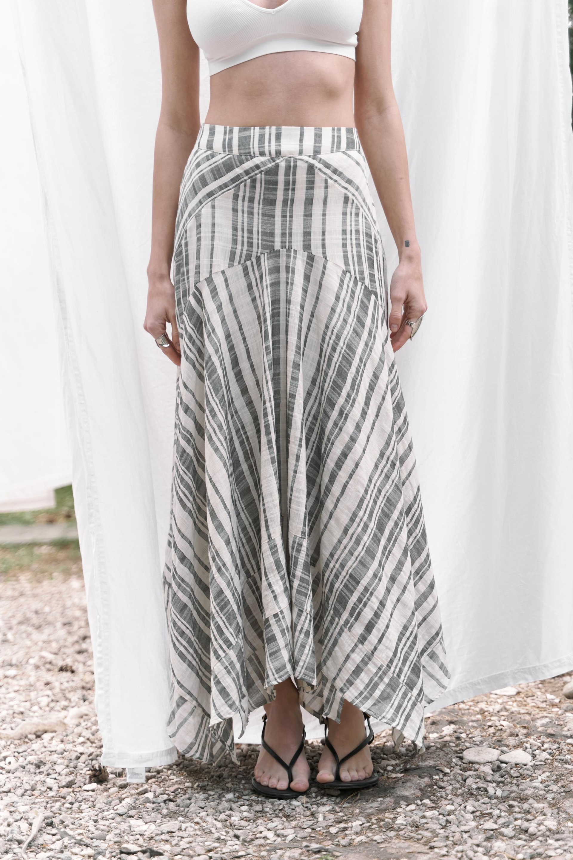 Peigi Çizgili Parçalı Siyah Midi Etek